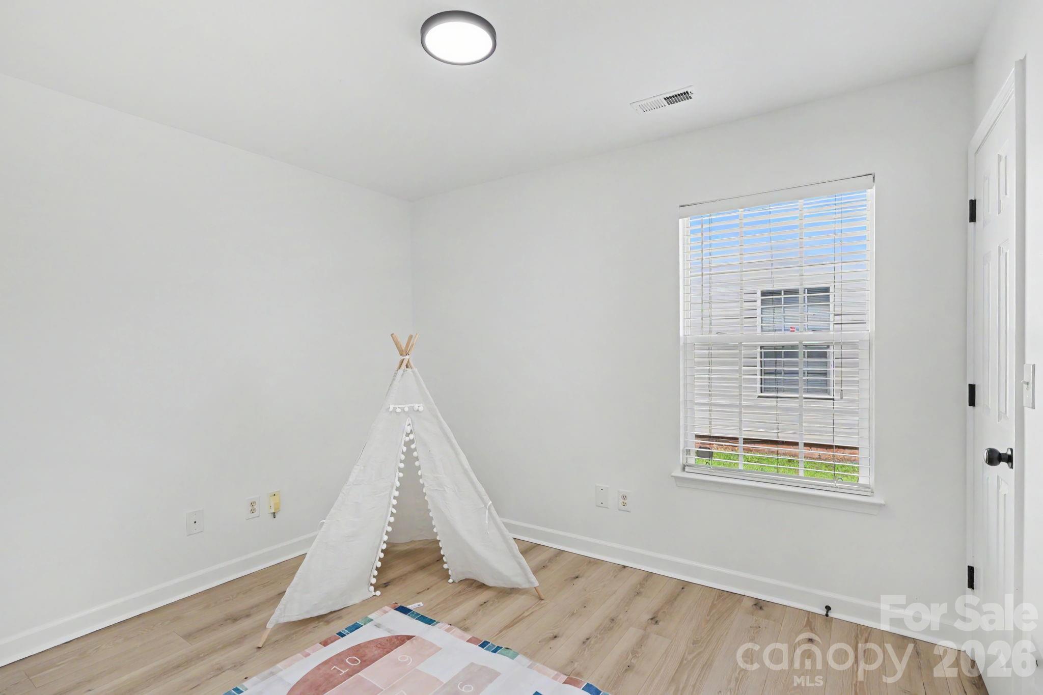 1745 Southwind Drive — Charlotte