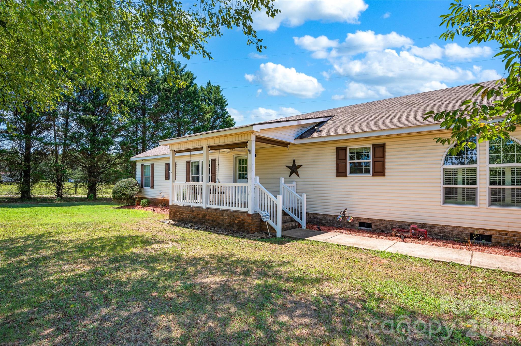766 Midway Road — Statesville