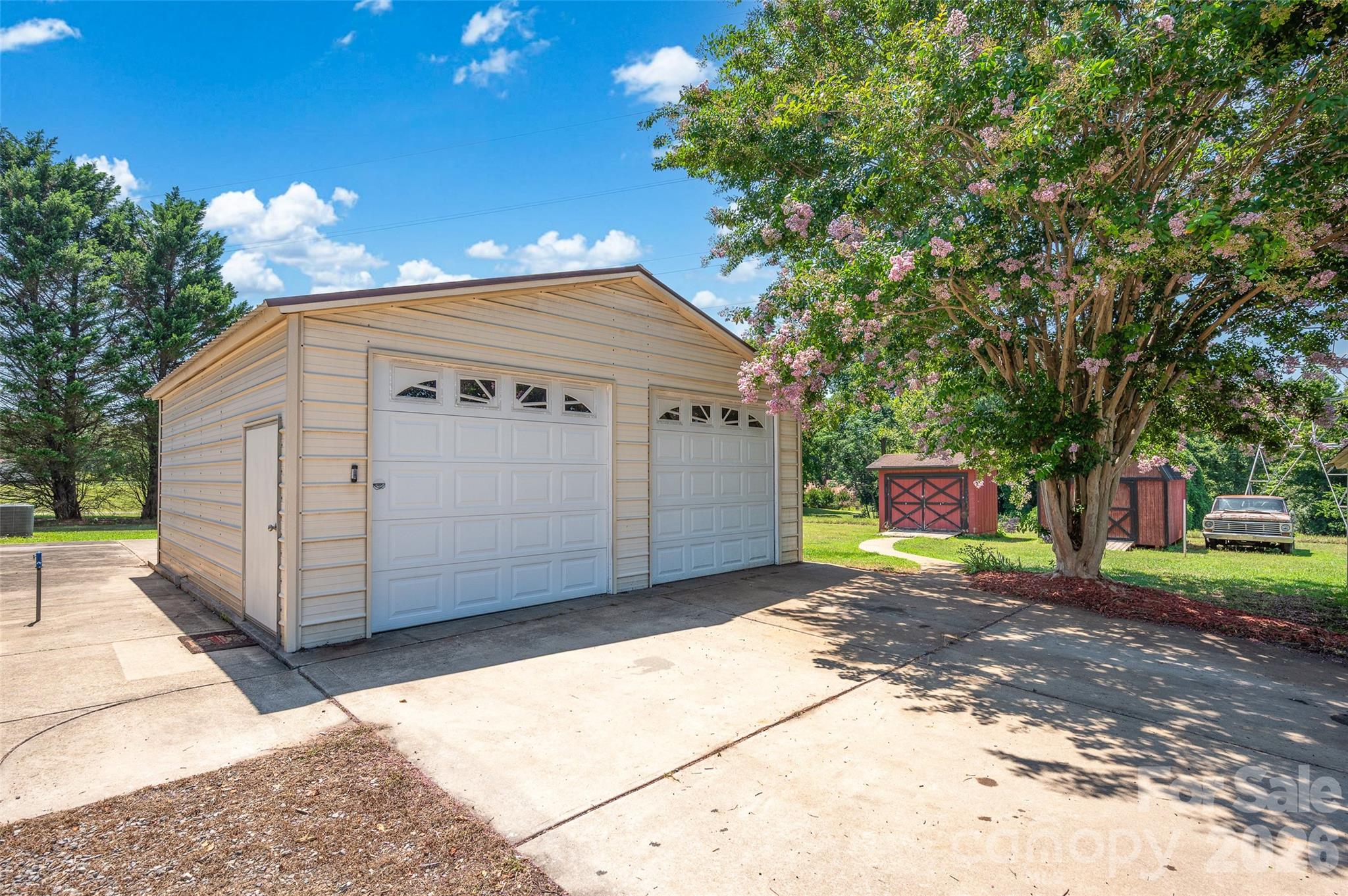 766 Midway Road — Statesville