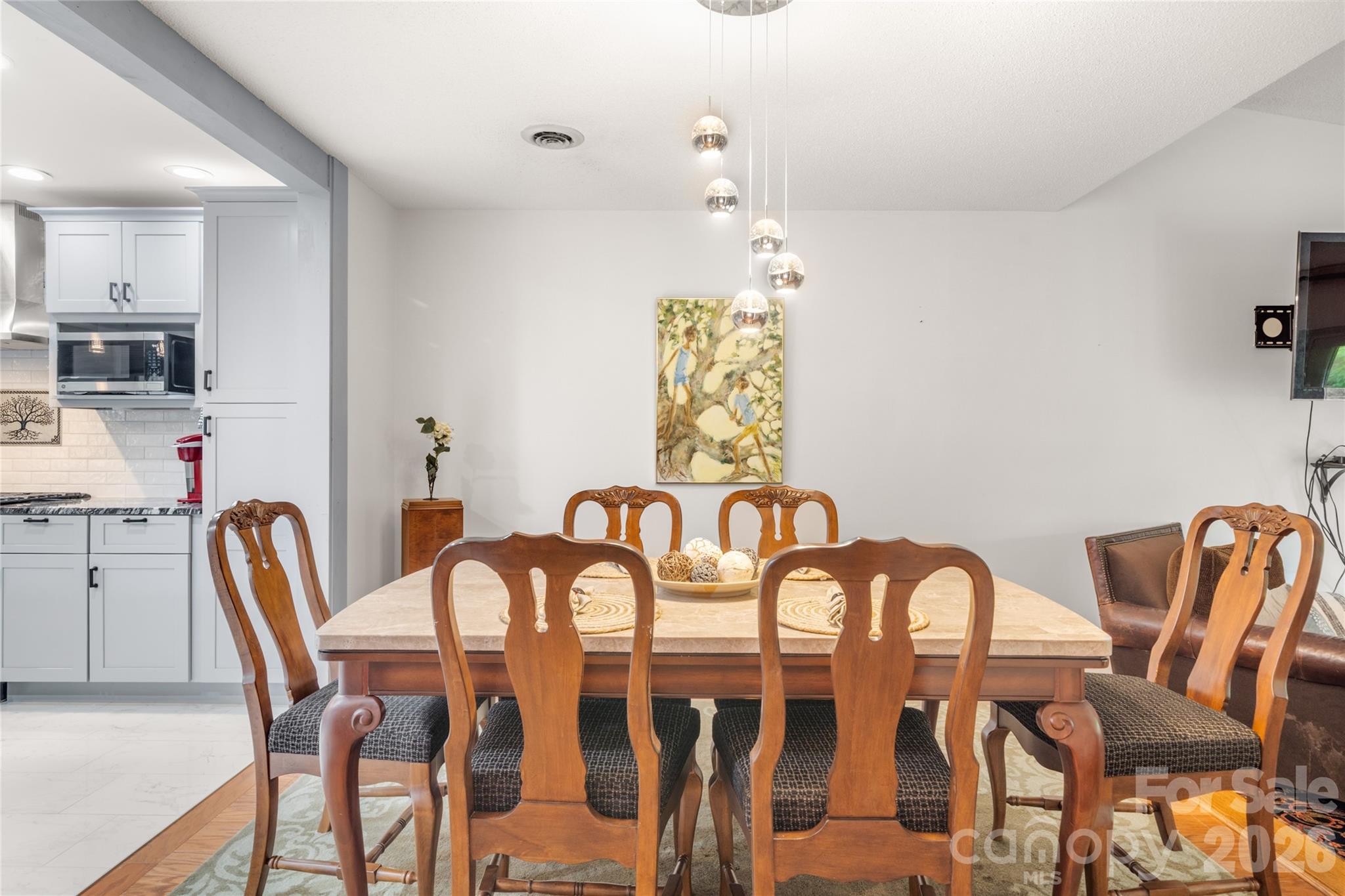 106 Deerlake Drive — Asheville