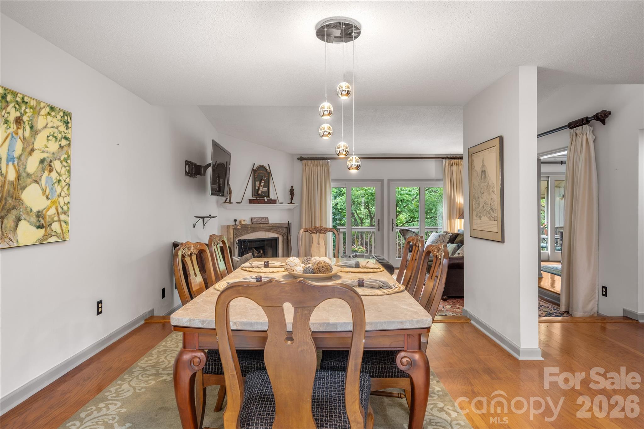 106 Deerlake Drive — Asheville