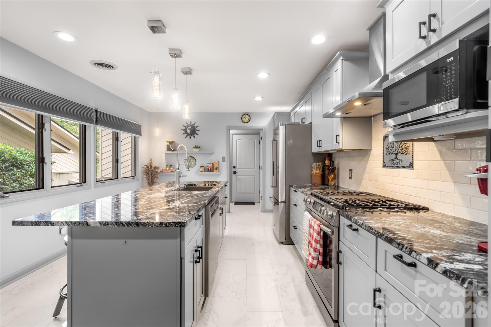 106 Deerlake Drive — Asheville