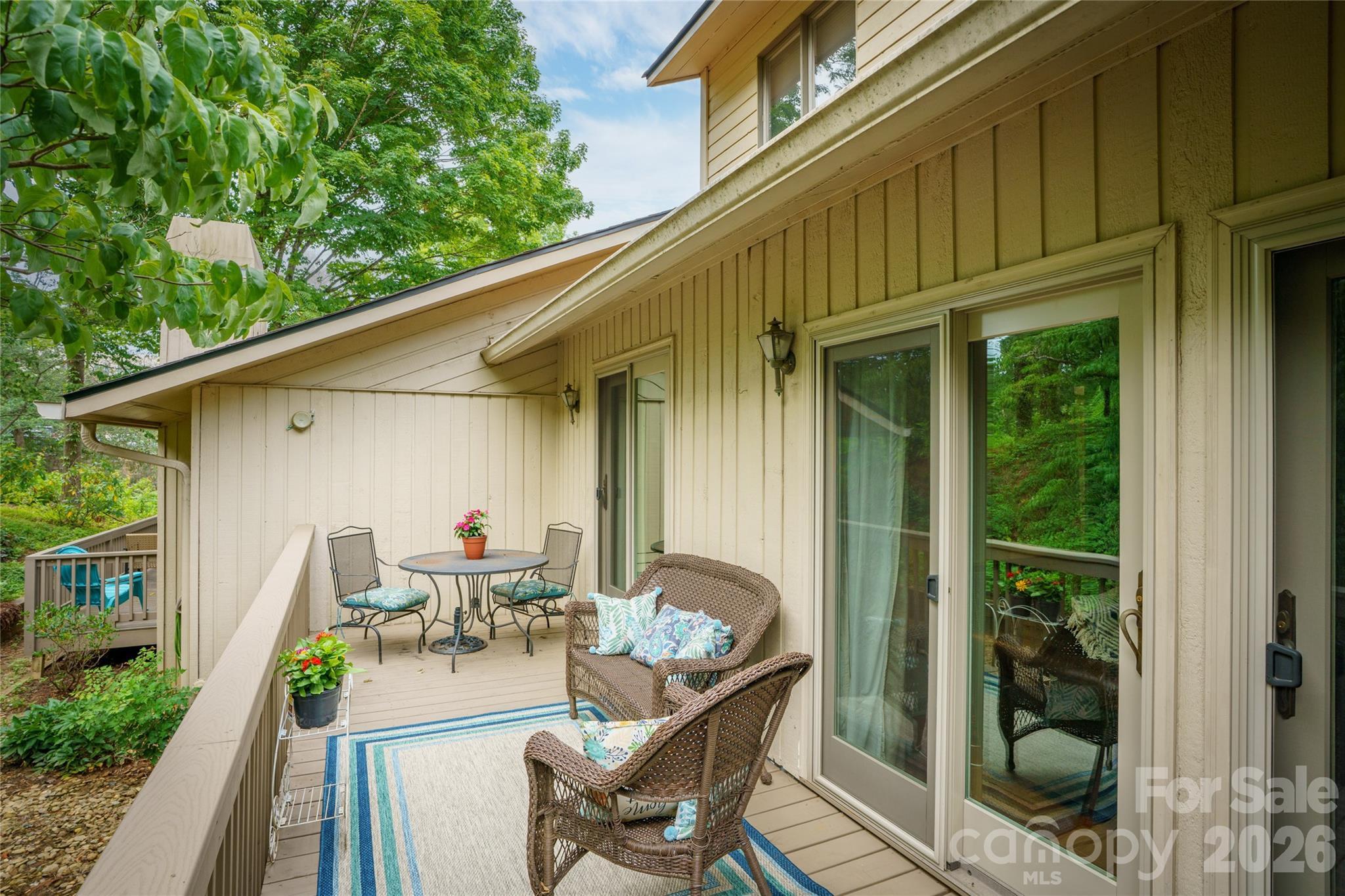 106 Deerlake Drive — Asheville