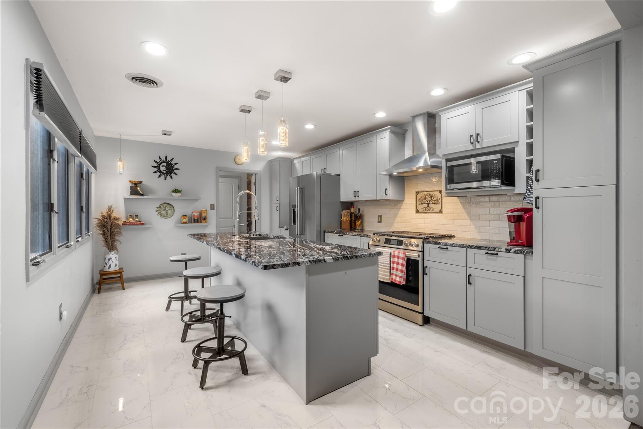 106 Deerlake Drive — Asheville