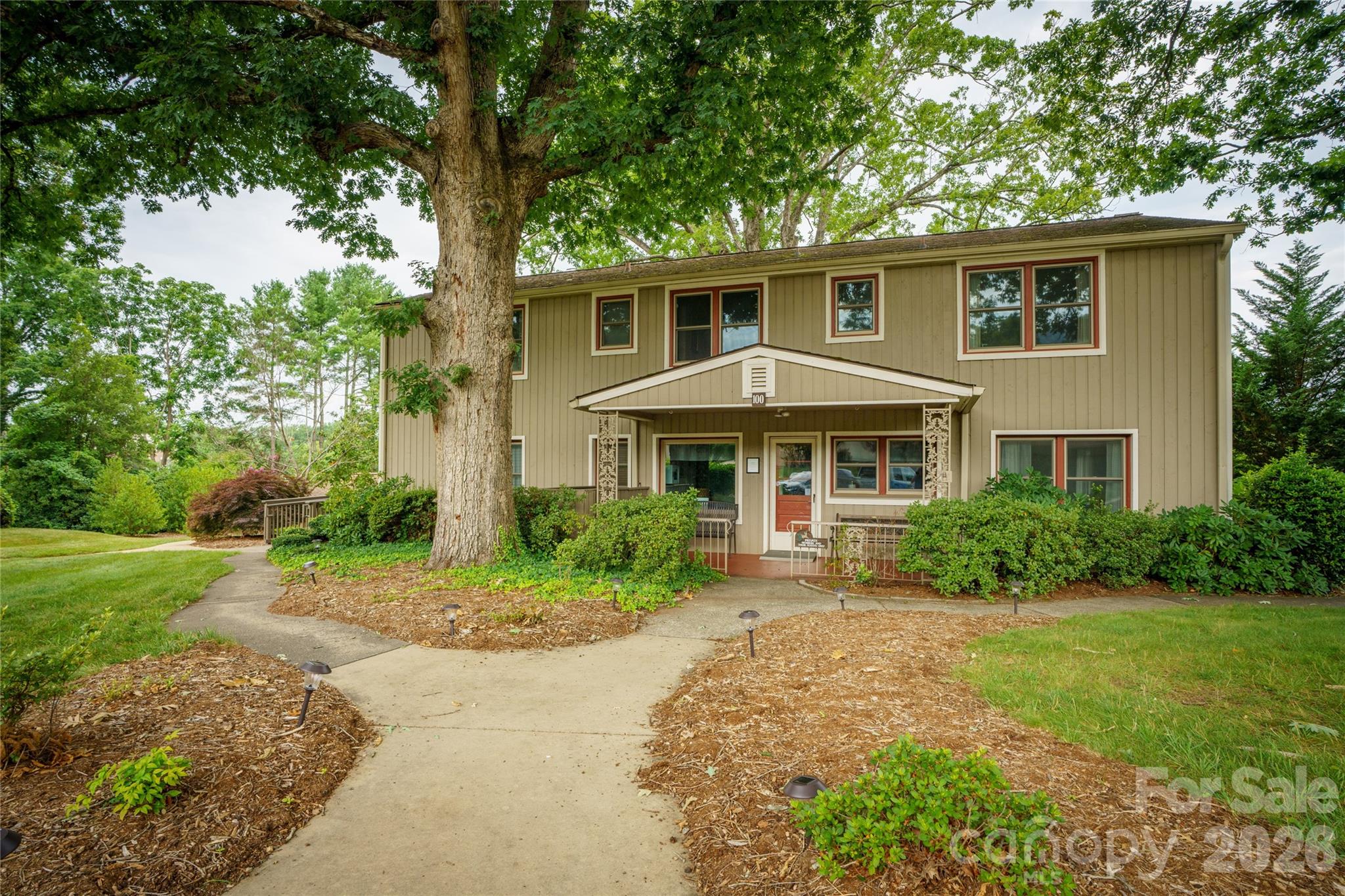 106 Deerlake Drive — Asheville