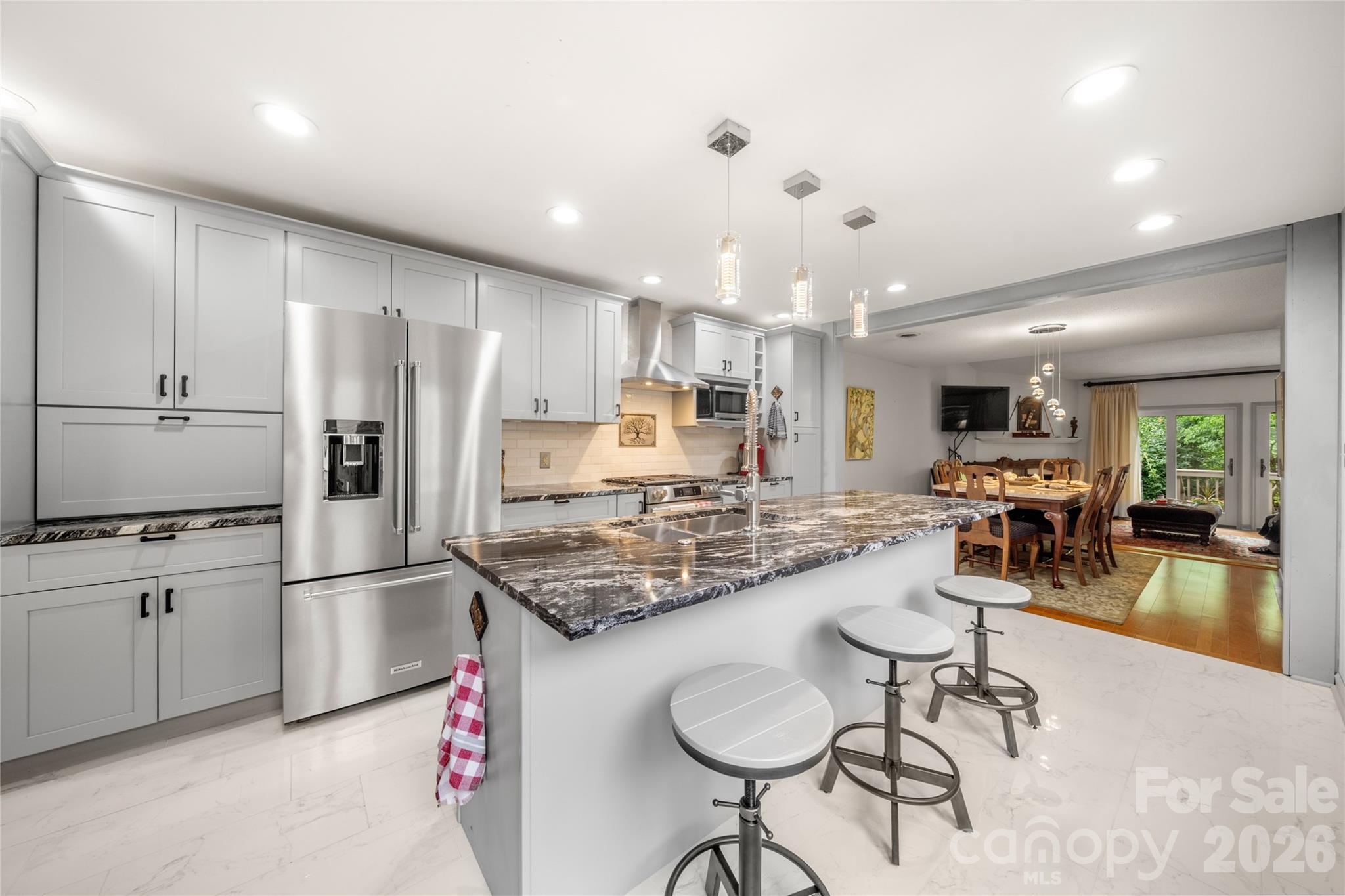 106 Deerlake Drive — Asheville