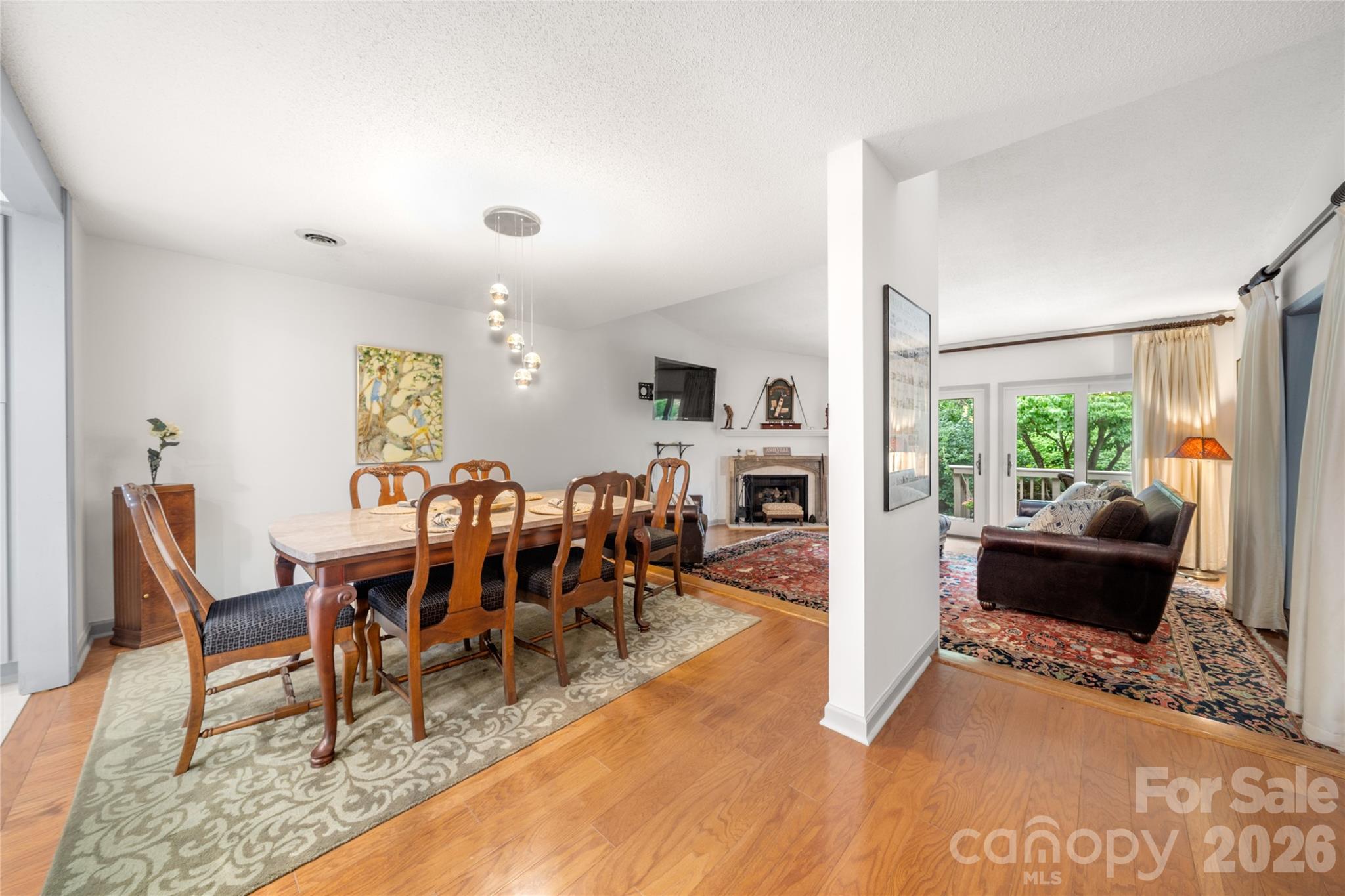 106 Deerlake Drive — Asheville