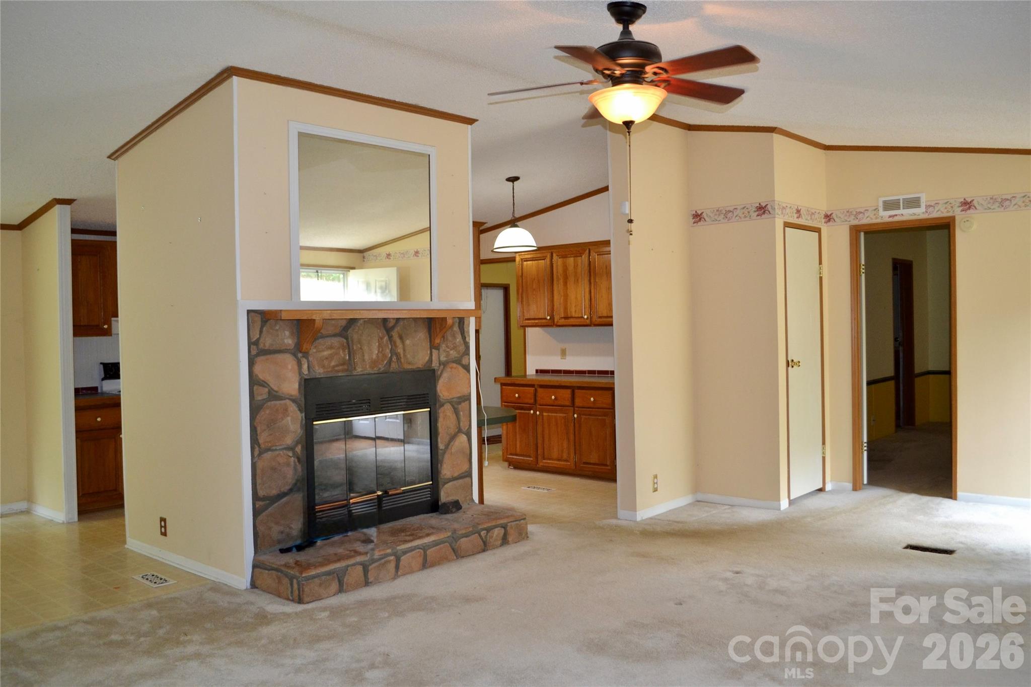 4851 Mounira Avenue — Hickory