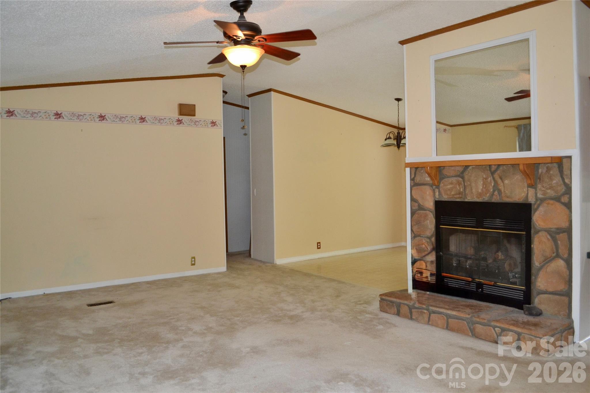 4851 Mounira Avenue — Hickory