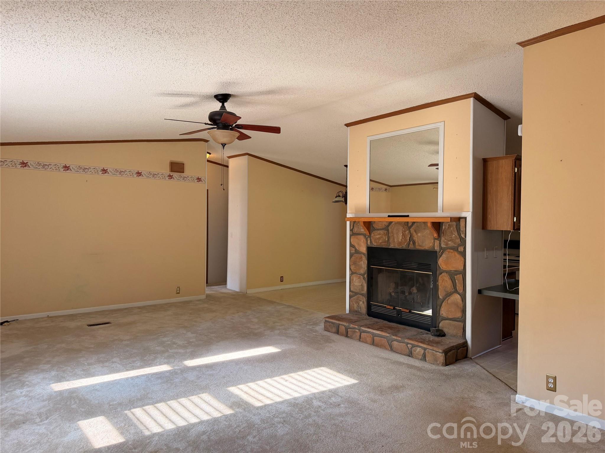 4851 Mounira Avenue — Hickory