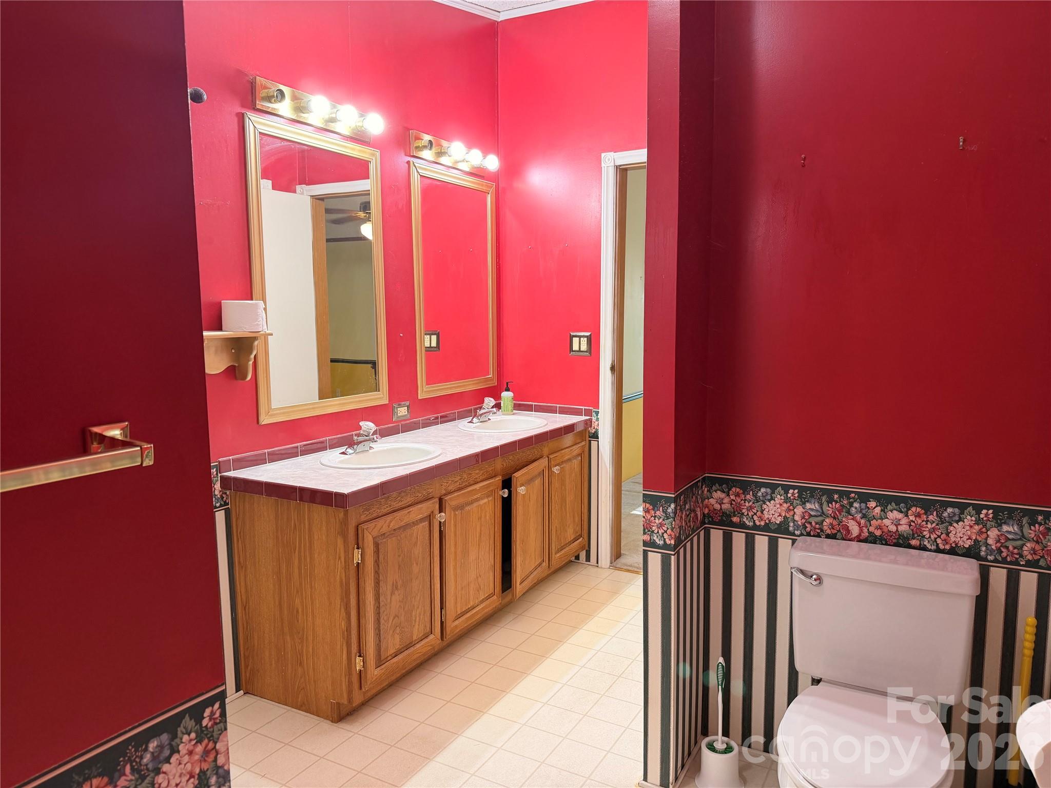 4851 Mounira Avenue — Hickory