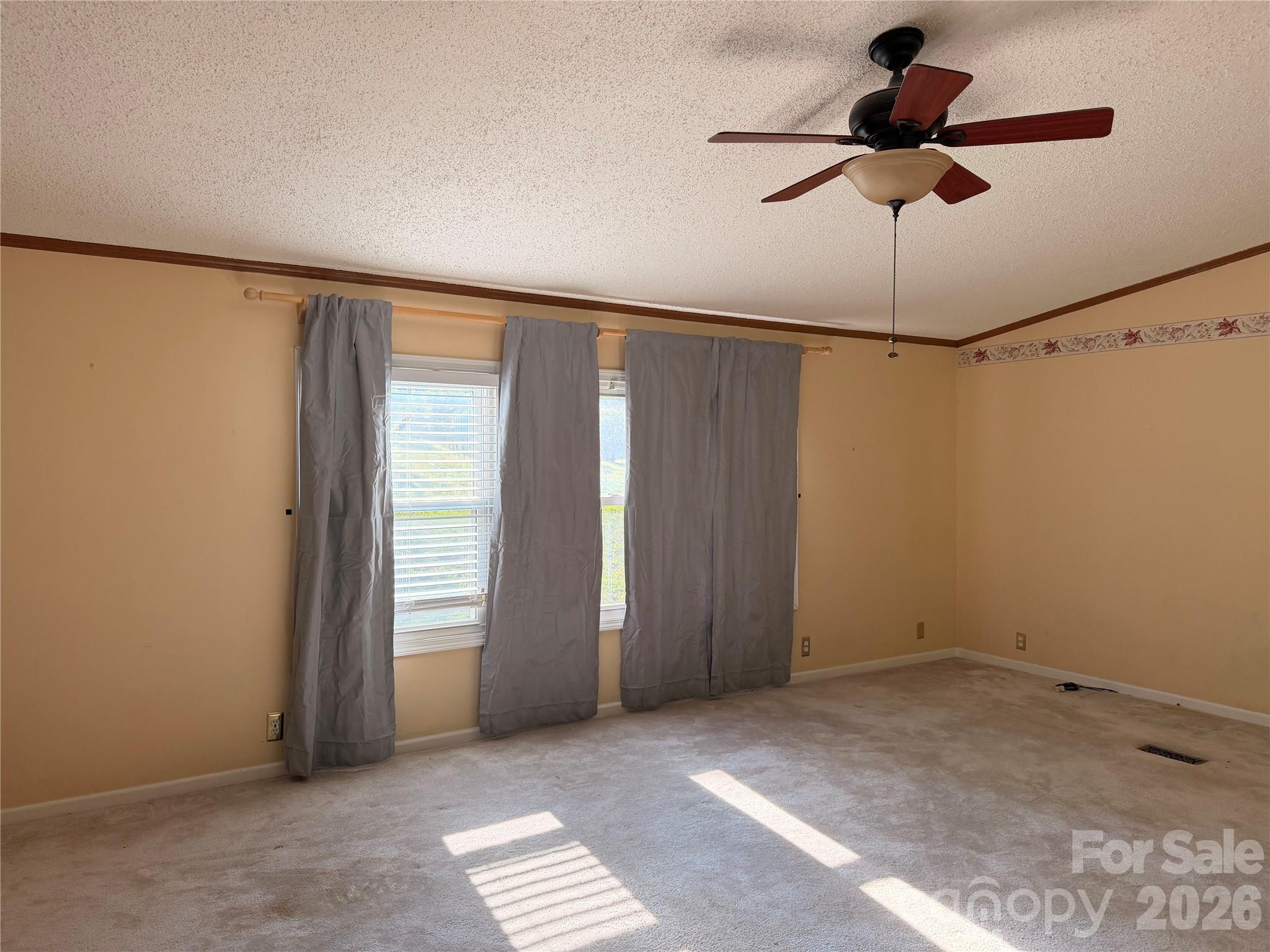 4851 Mounira Avenue — Hickory