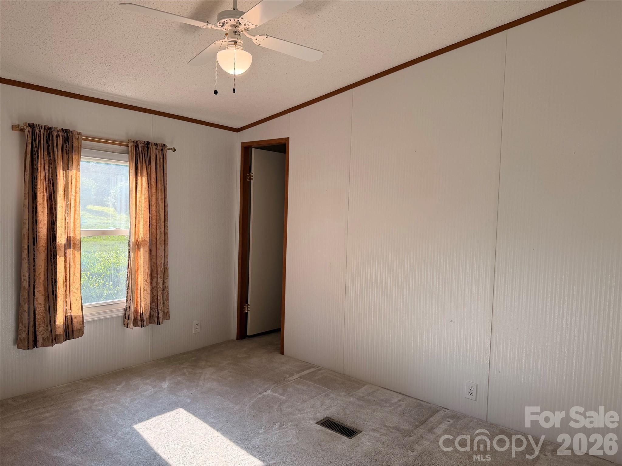 4851 Mounira Avenue — Hickory