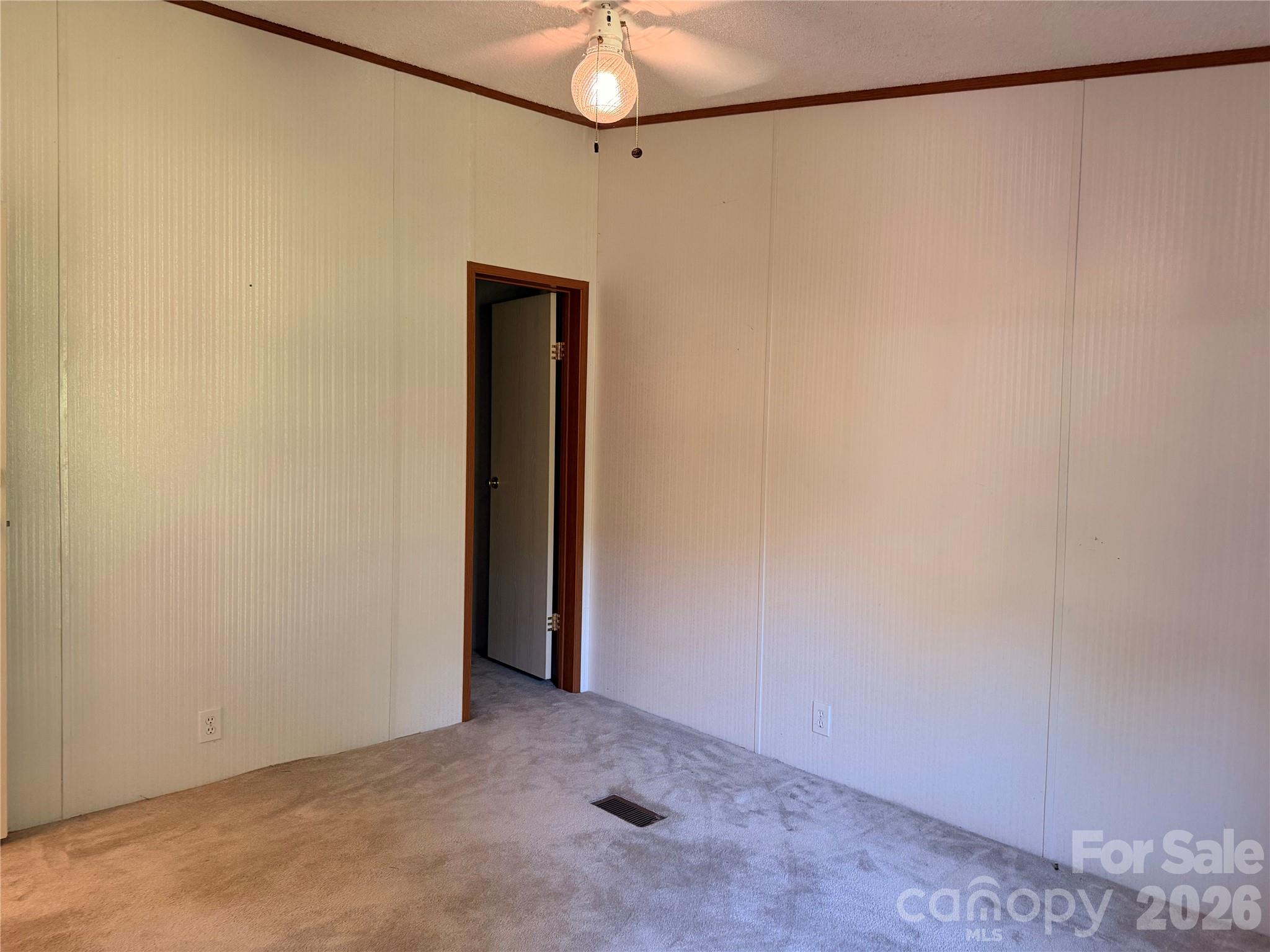 4851 Mounira Avenue — Hickory