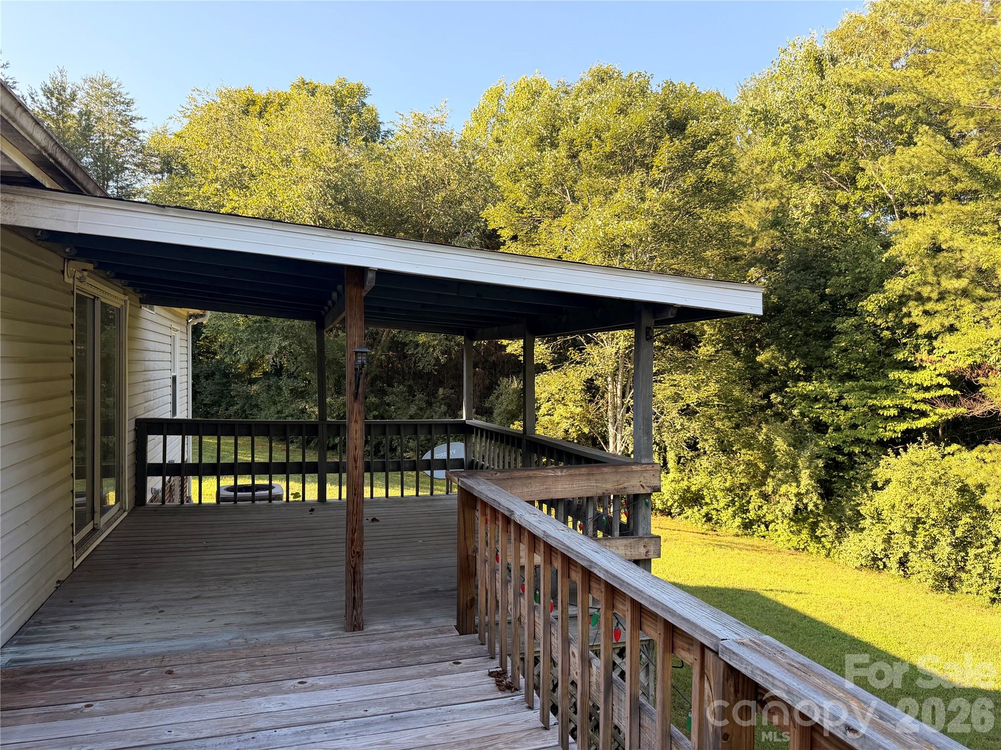 4851 Mounira Avenue — Hickory