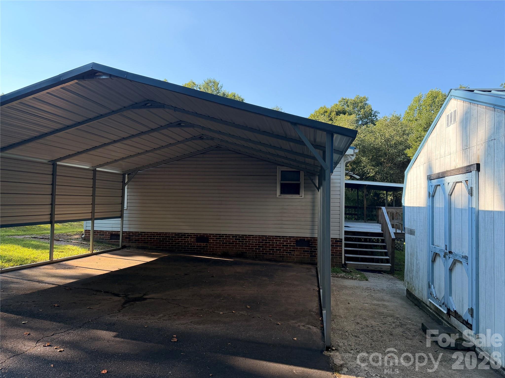 4851 Mounira Avenue — Hickory