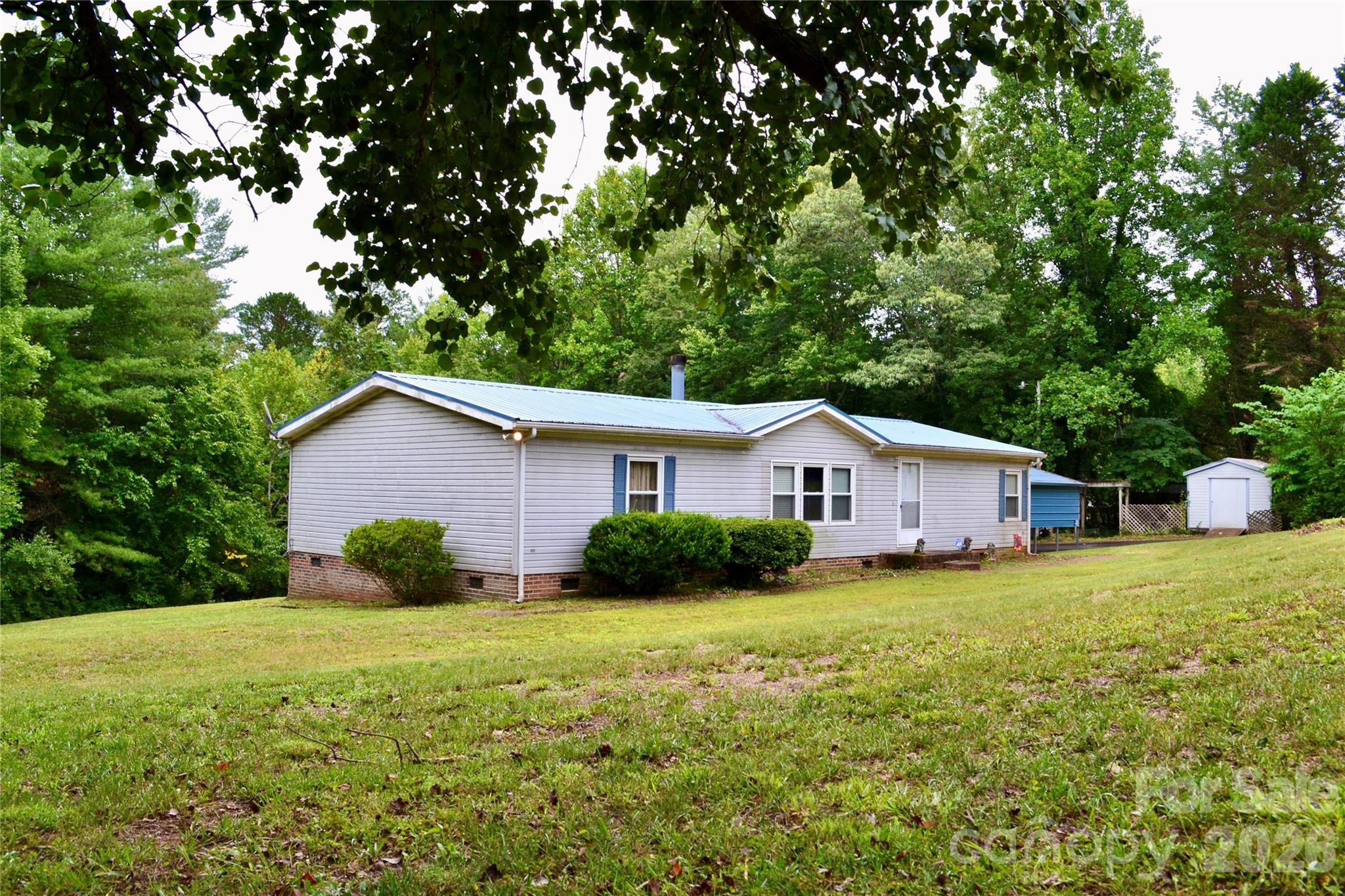 4851 Mounira Avenue — Hickory