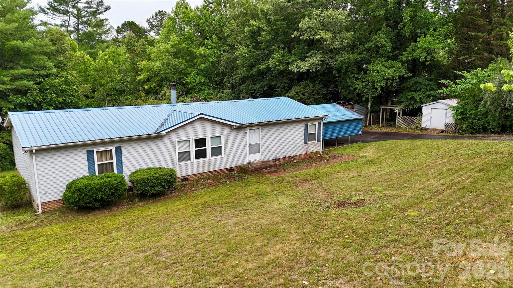 4851 Mounira Avenue — Hickory