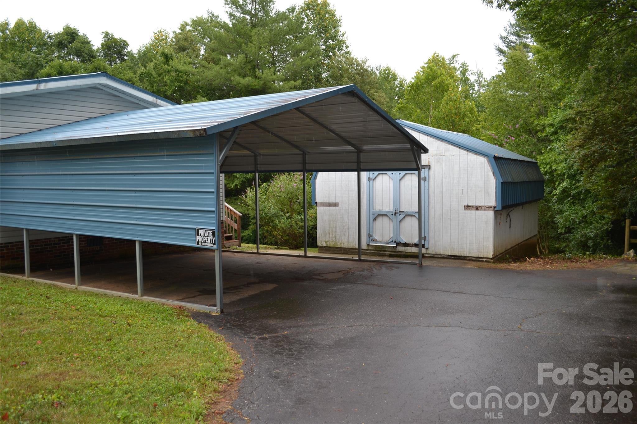 4851 Mounira Avenue — Hickory