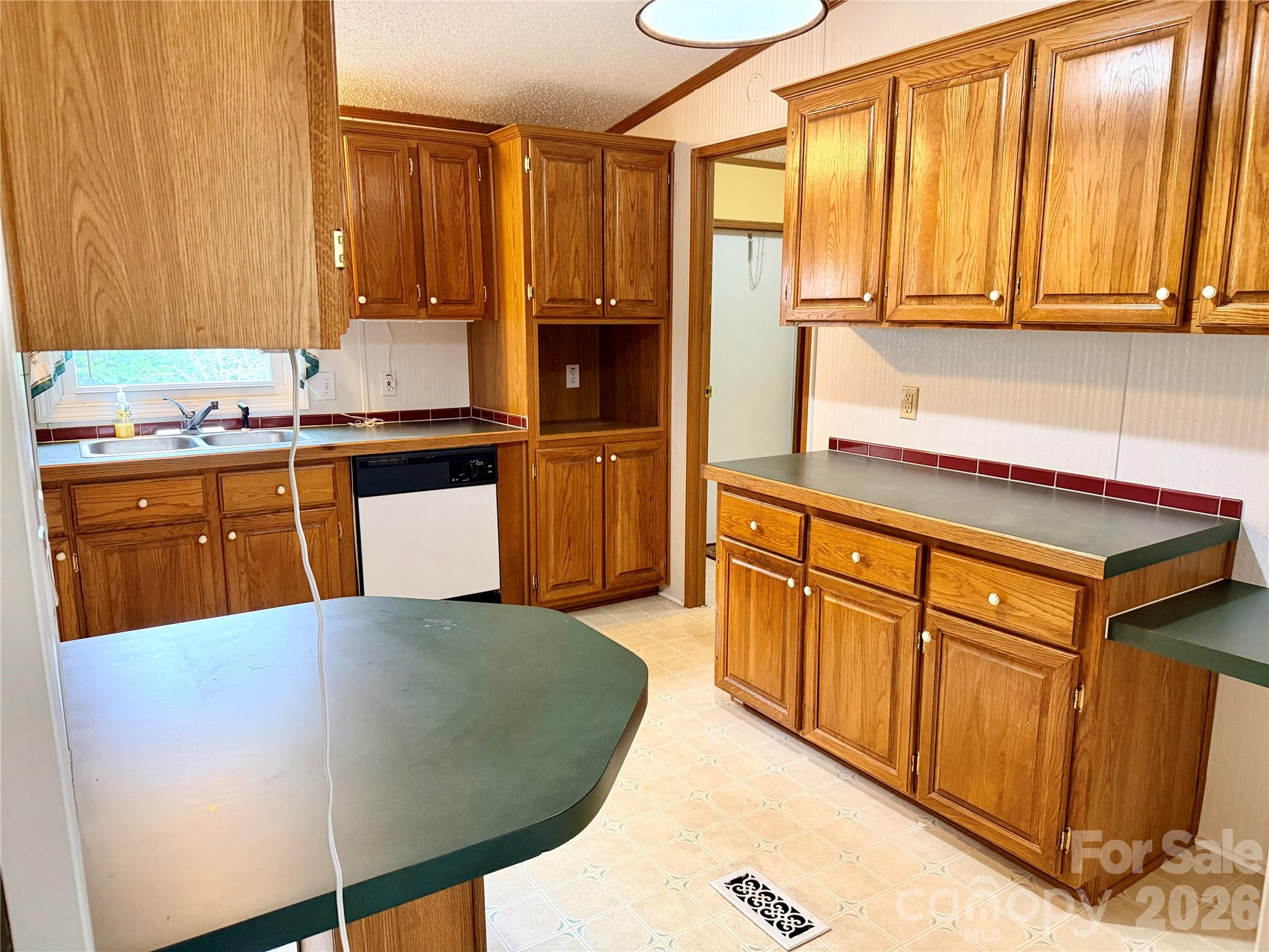 4851 Mounira Avenue — Hickory