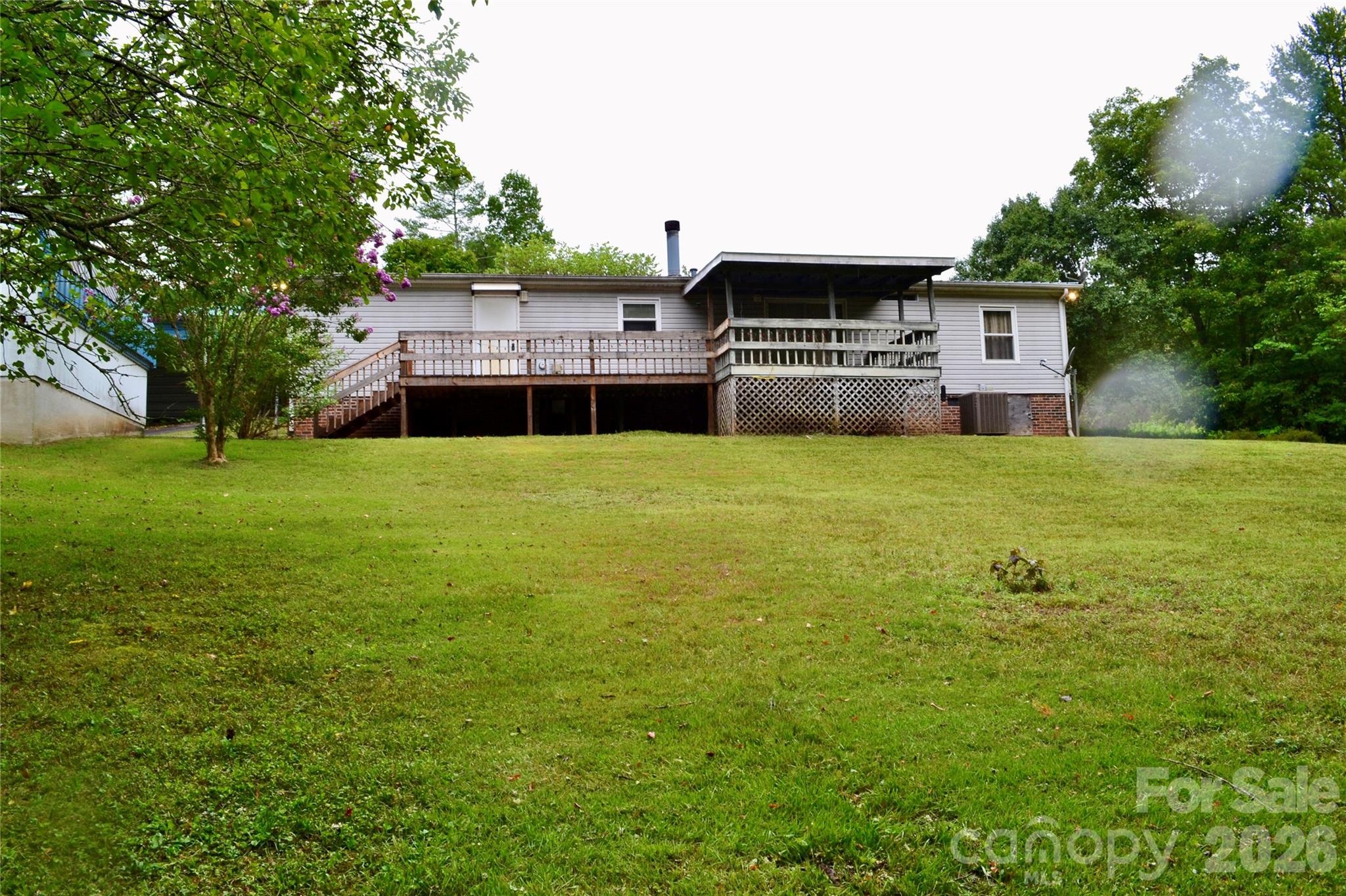 4851 Mounira Avenue — Hickory