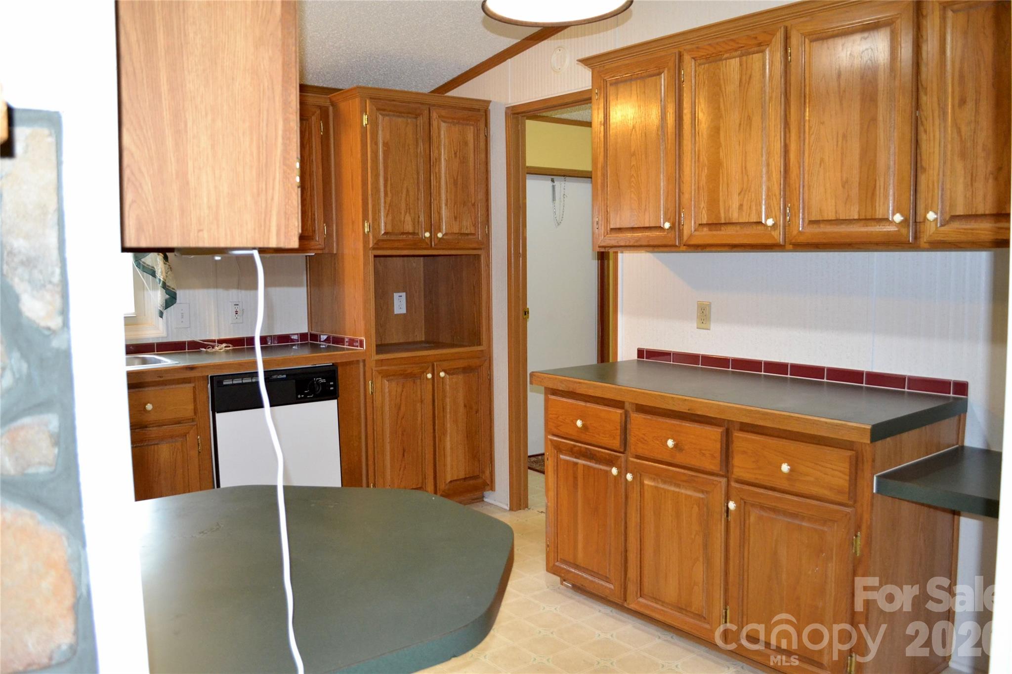 4851 Mounira Avenue — Hickory
