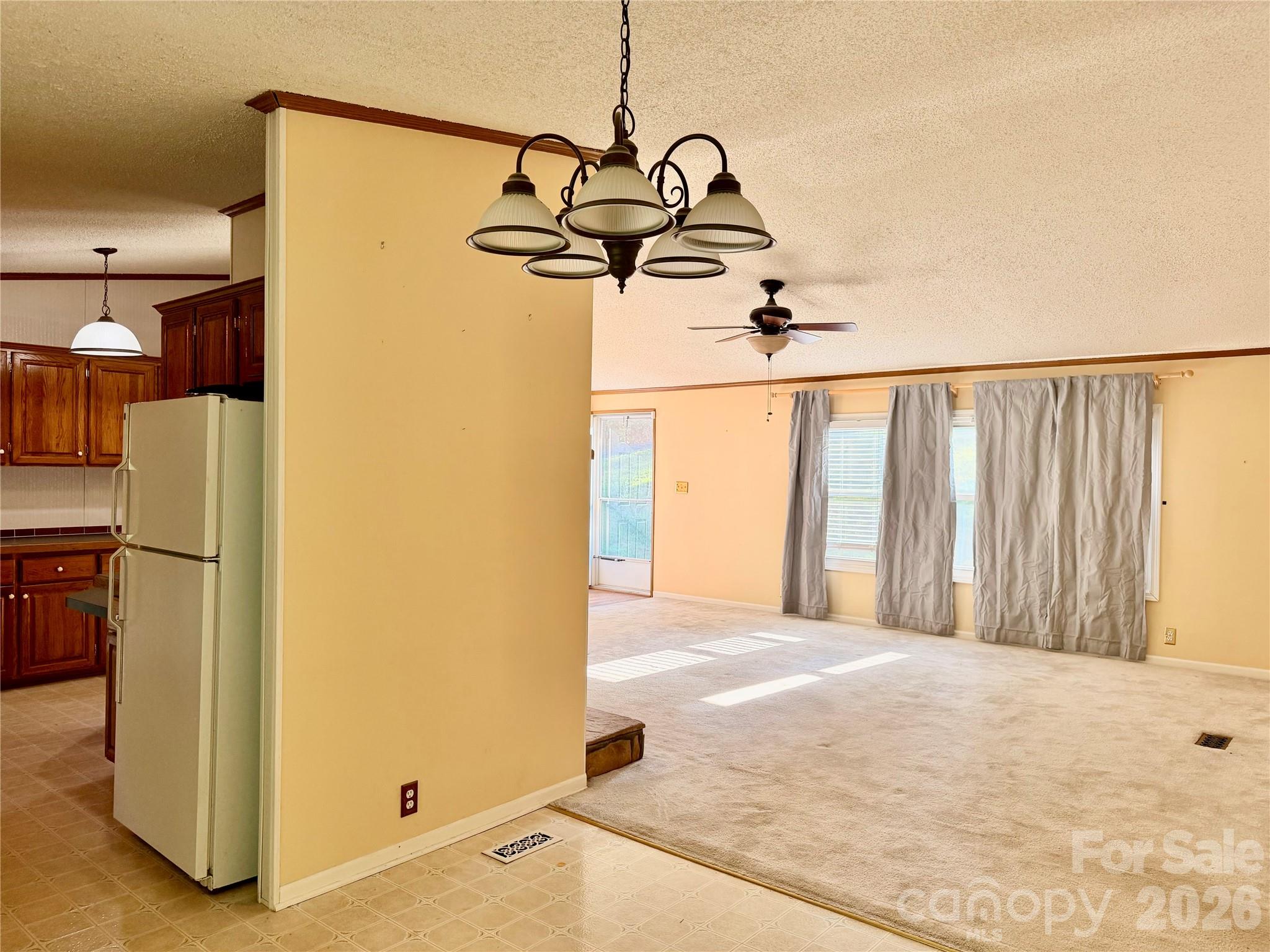 4851 Mounira Avenue — Hickory
