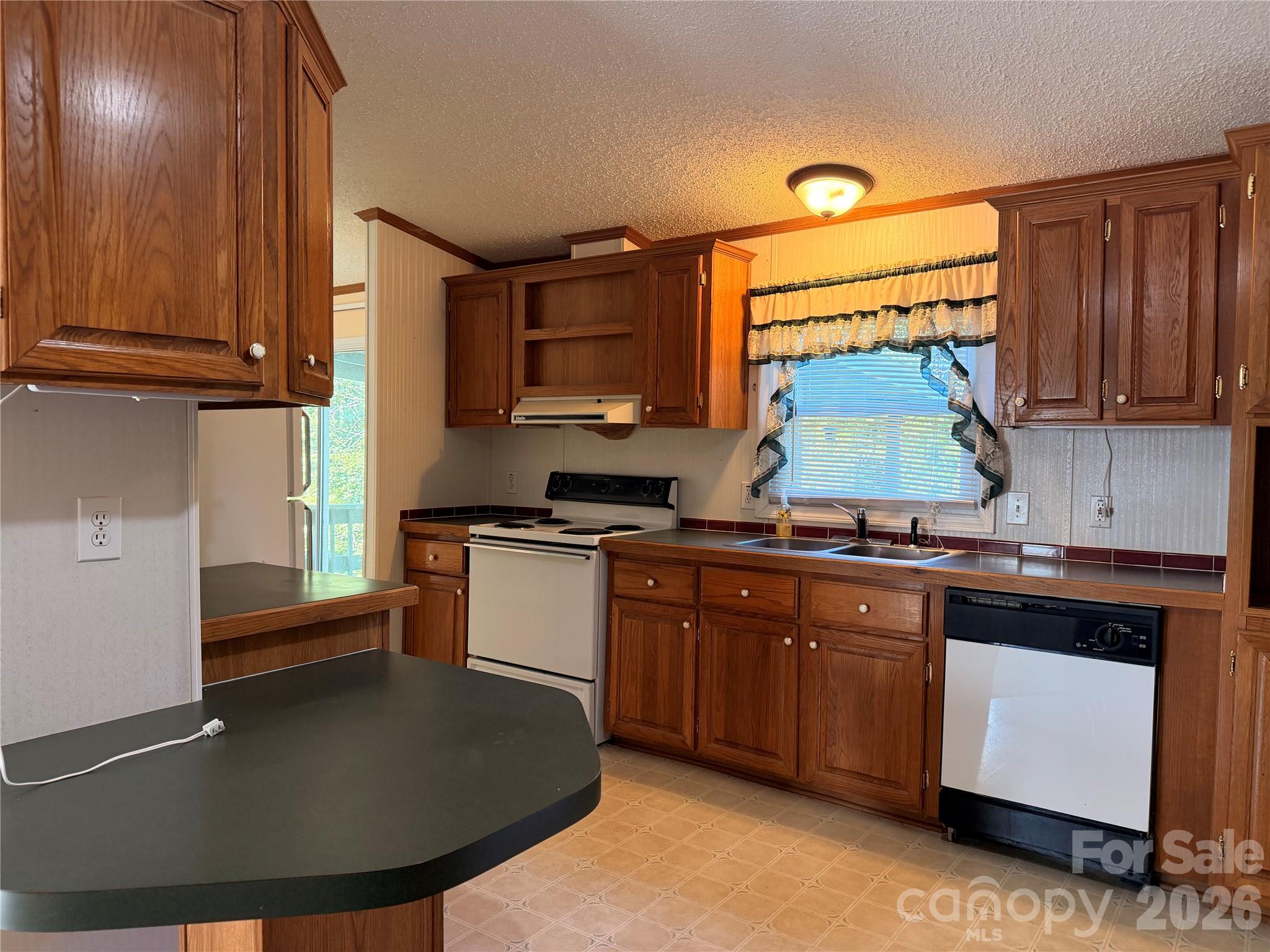 4851 Mounira Avenue — Hickory