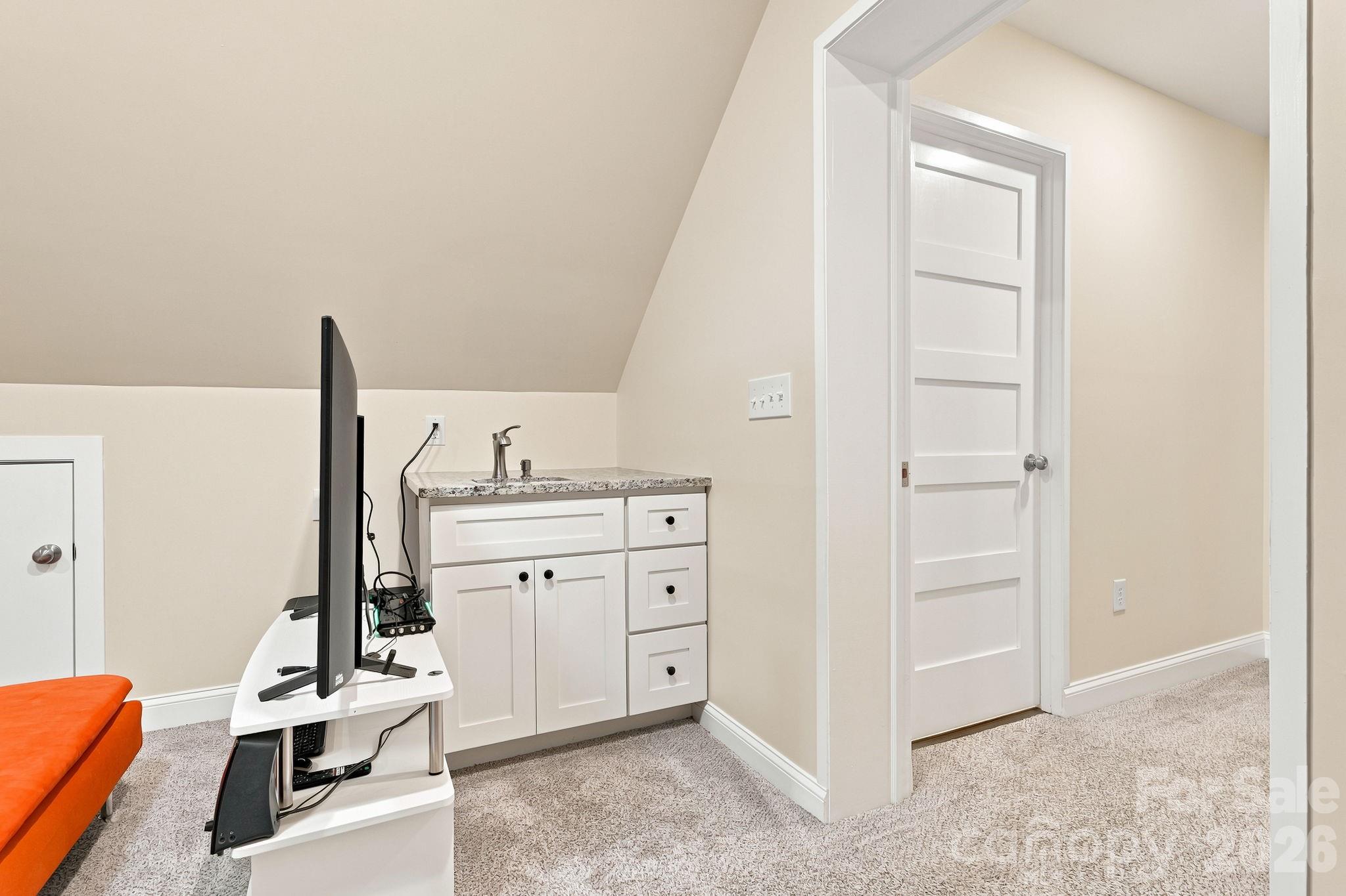 108 W Lee Avenue — Bessemer City