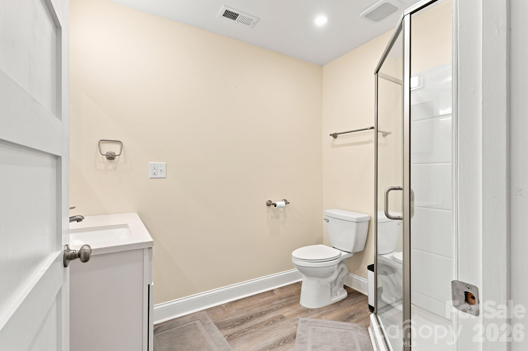 108 W Lee Avenue — Bessemer City