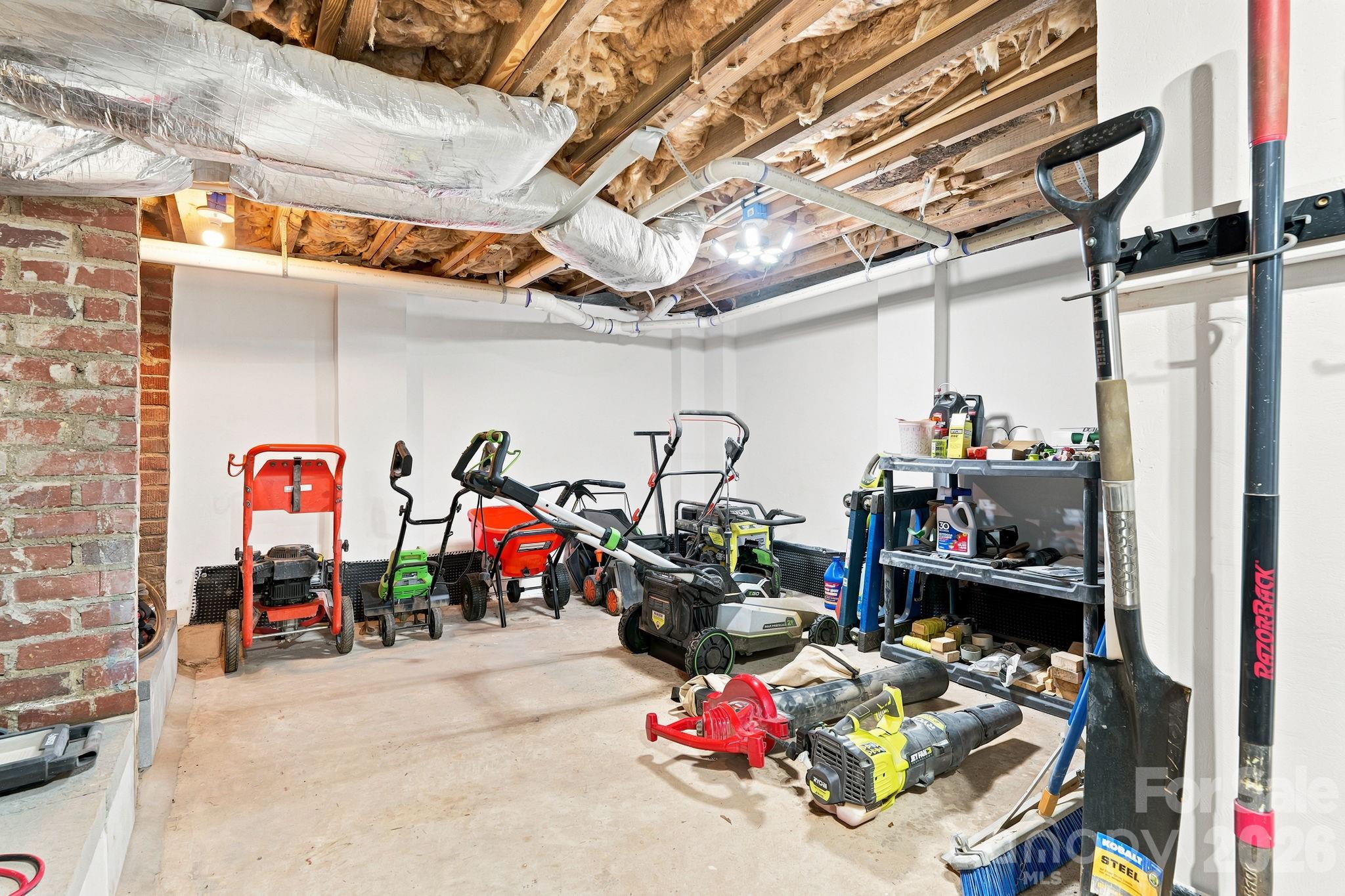 108 W Lee Avenue — Bessemer City