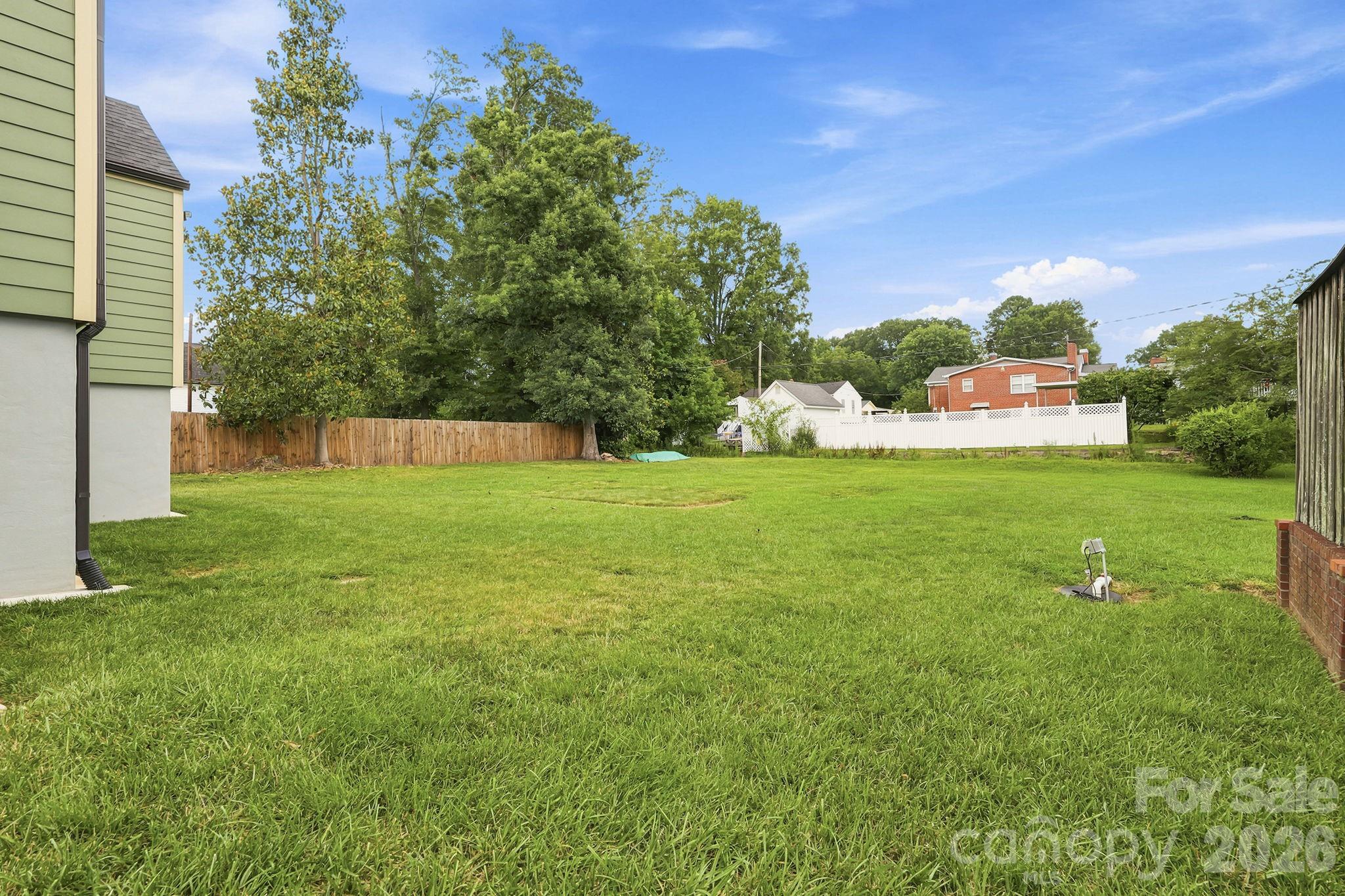 108 W Lee Avenue — Bessemer City