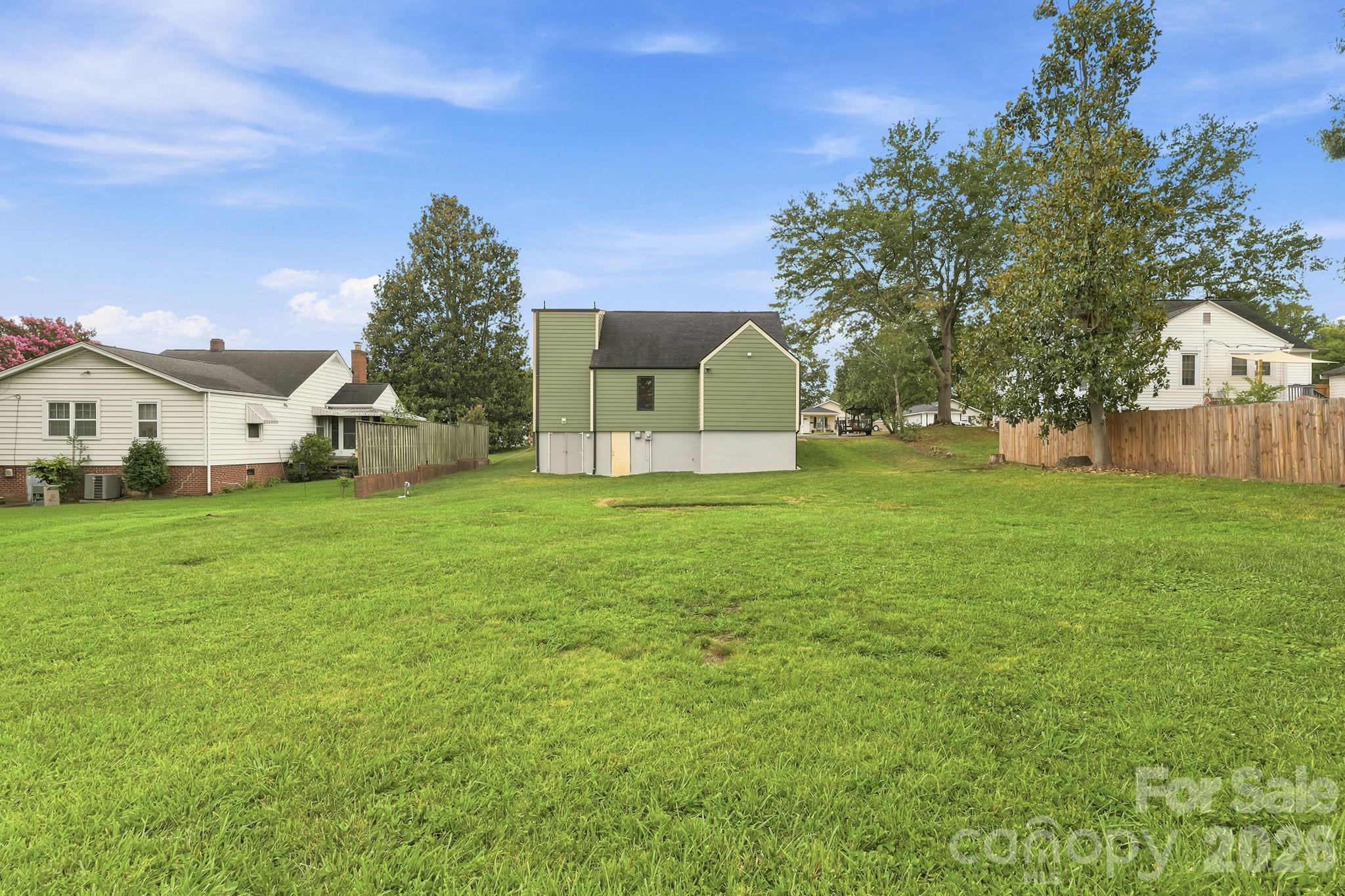 108 W Lee Avenue — Bessemer City