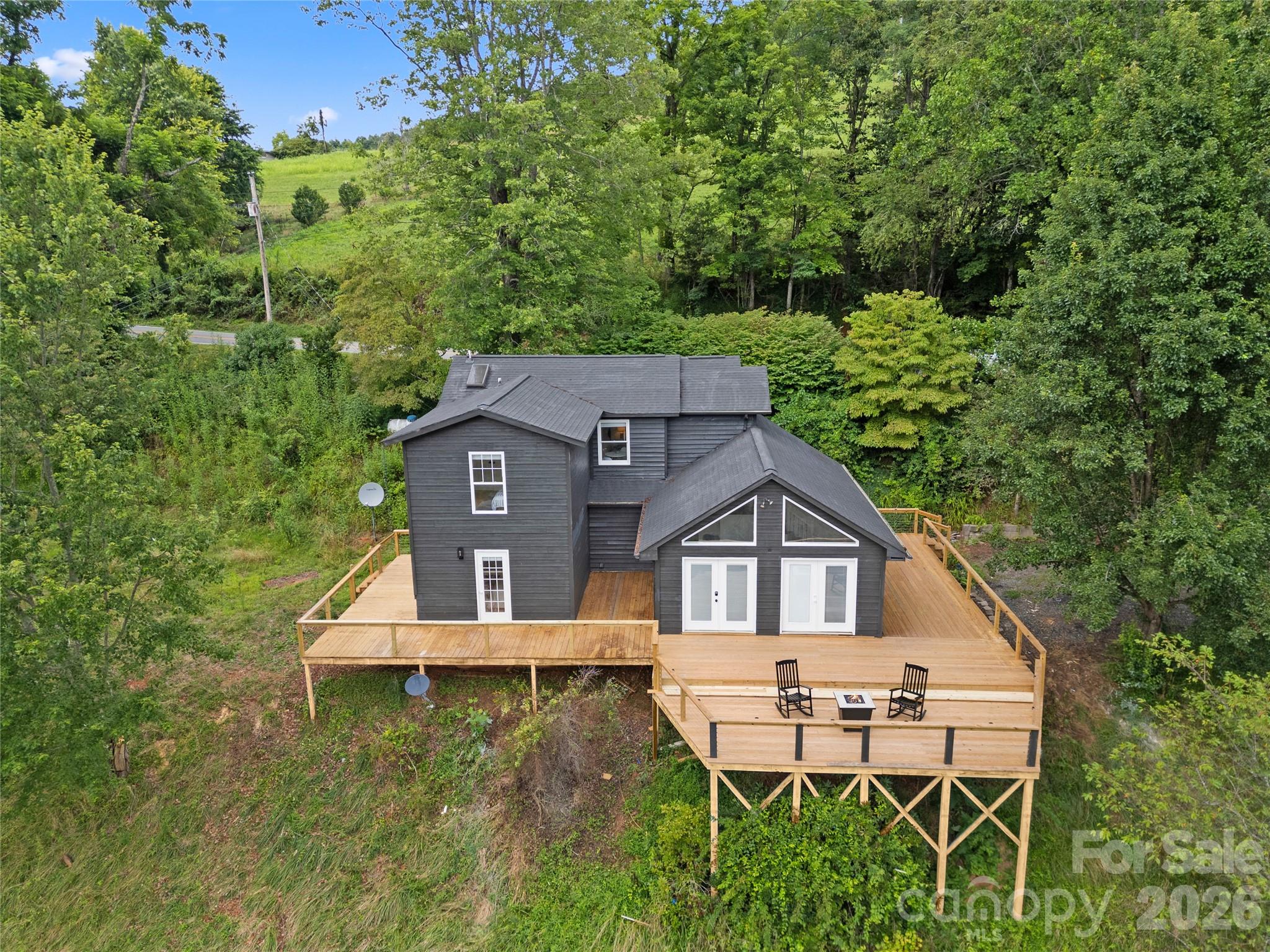 3954 NC 80 Highway — Bakersville