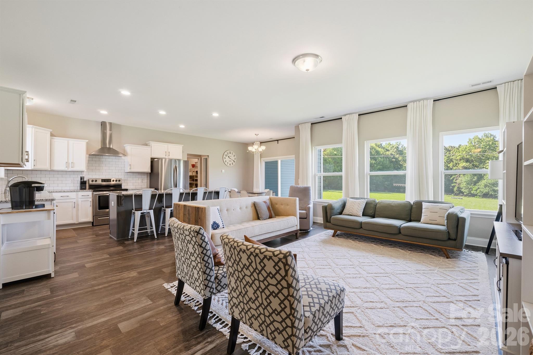 3154 NE 43RD Avenue — Hickory
