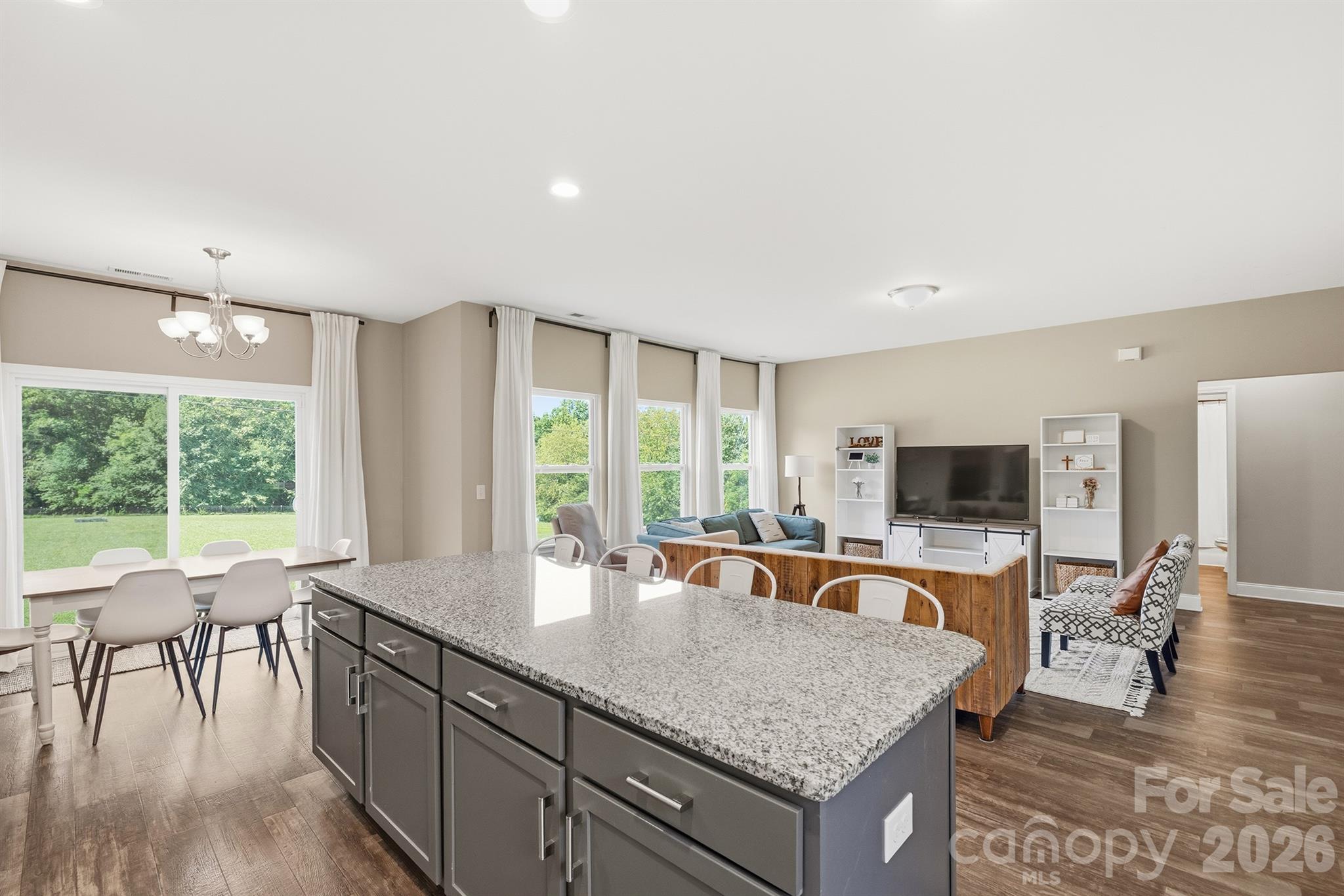 3154 NE 43RD Avenue — Hickory