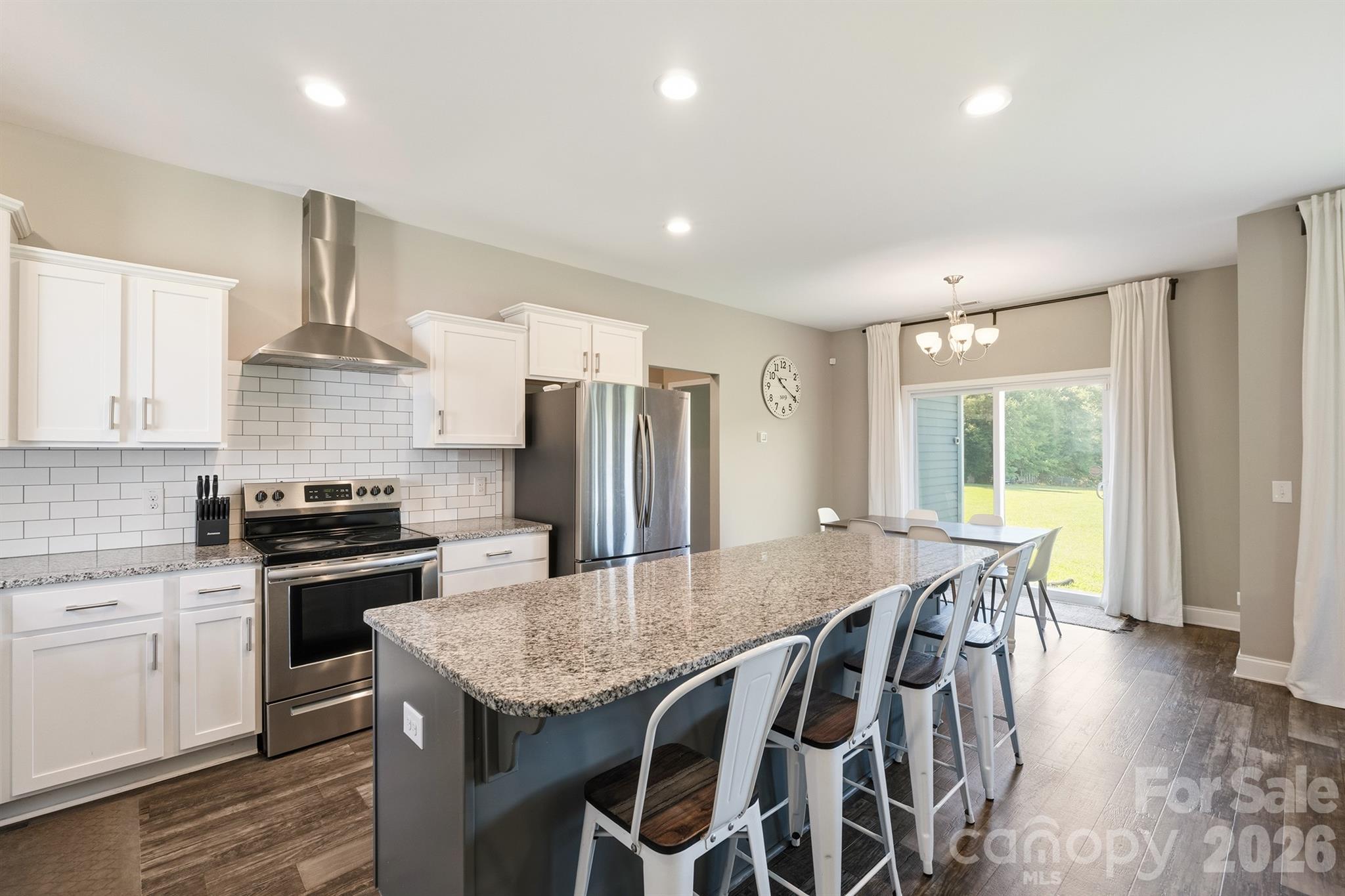 3154 NE 43RD Avenue — Hickory