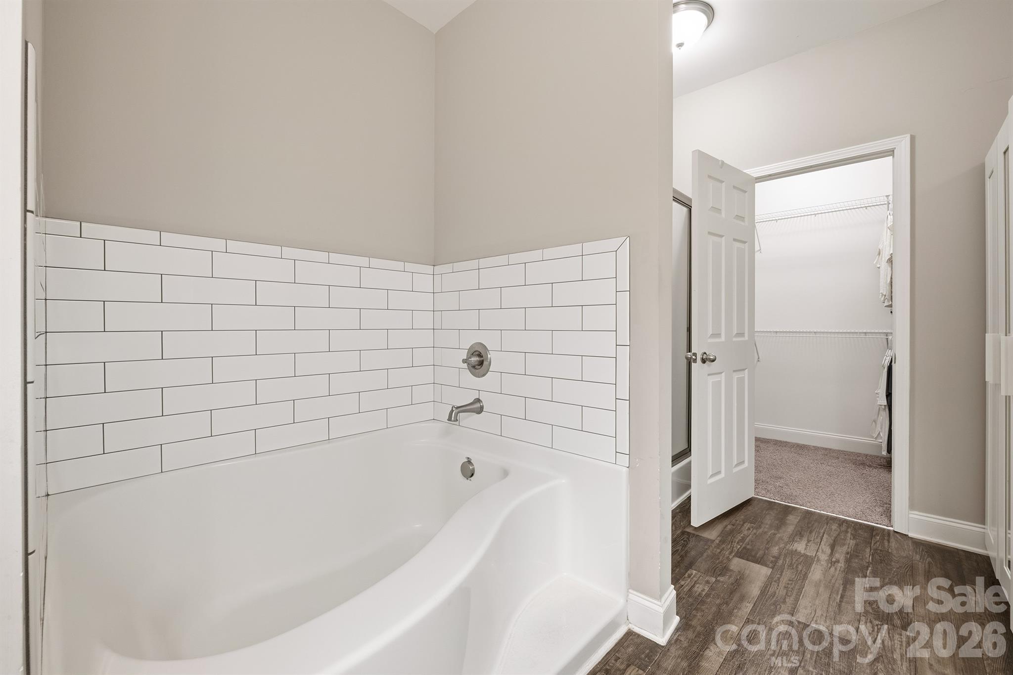 3154 NE 43RD Avenue — Hickory
