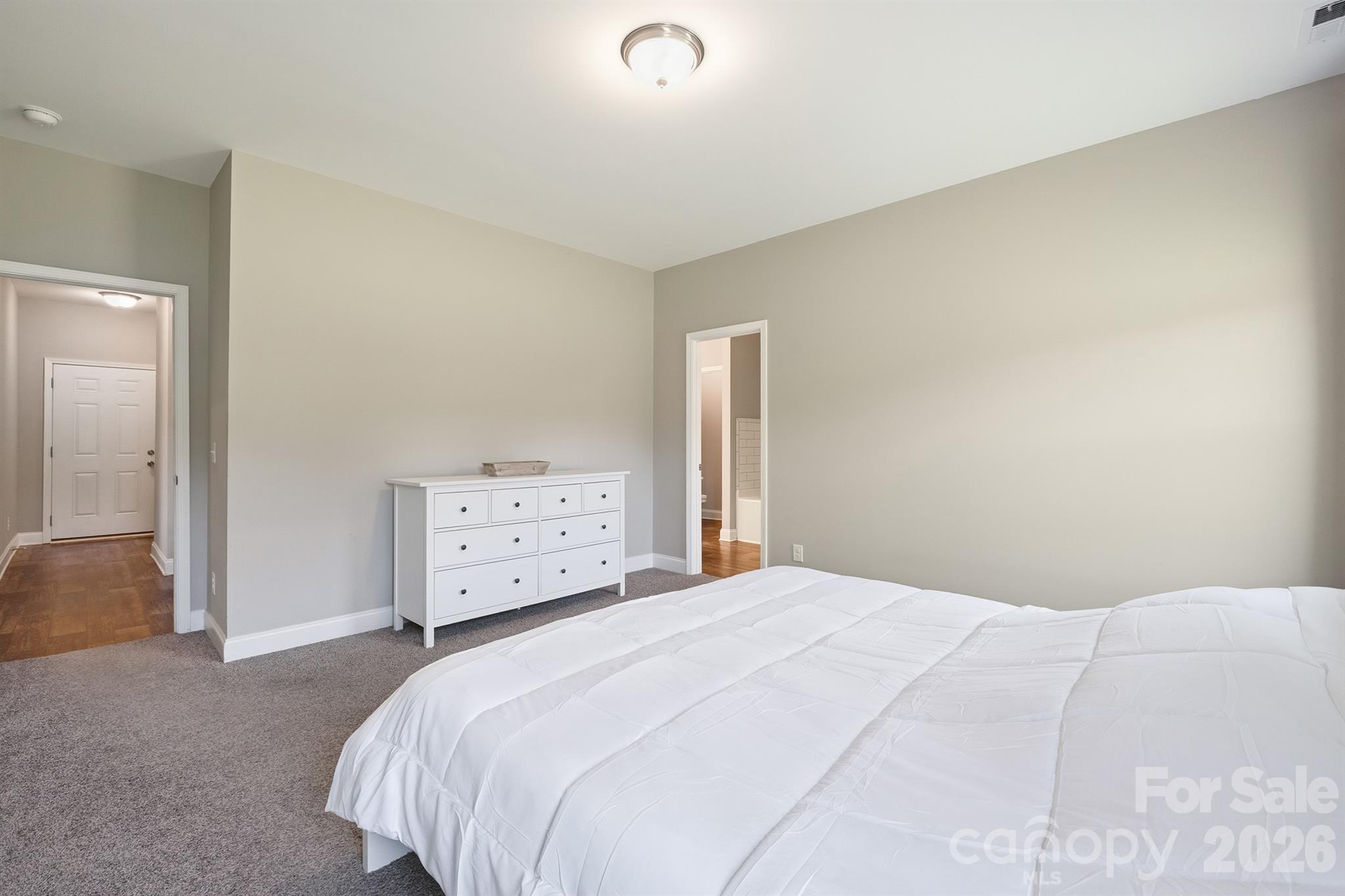 3154 NE 43RD Avenue — Hickory