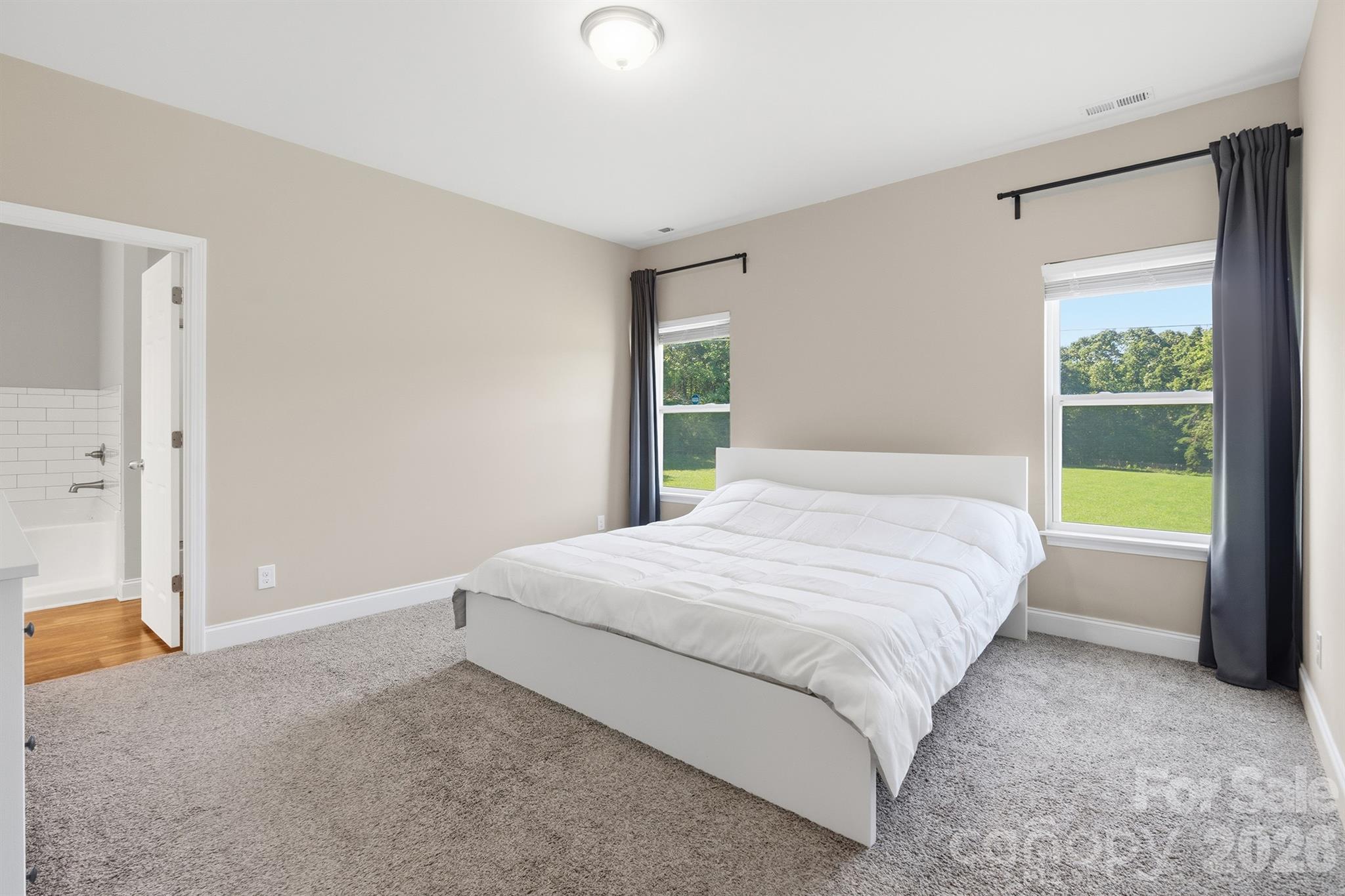 3154 NE 43RD Avenue — Hickory