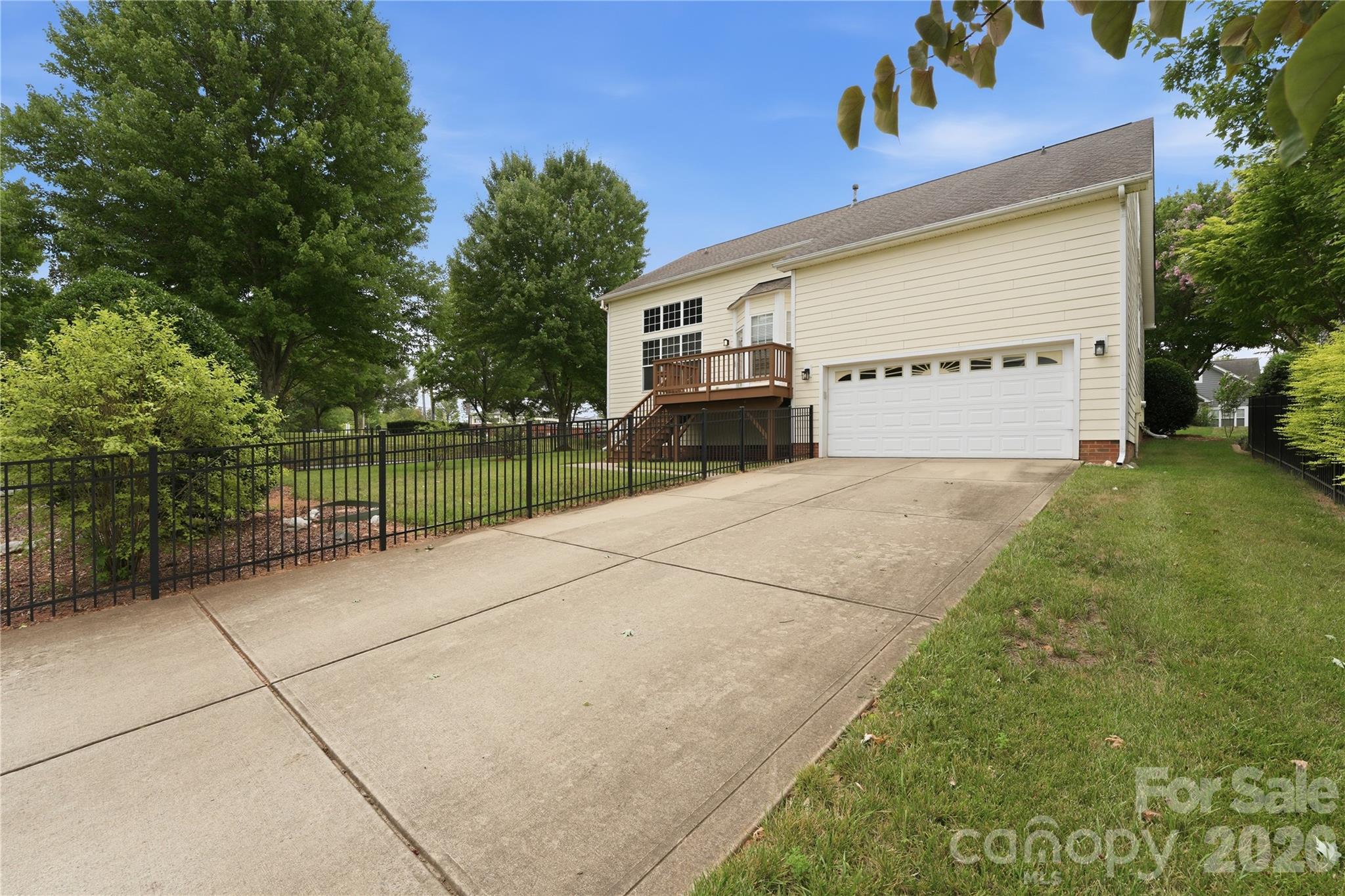 5918 Phyliss Lane — Charlotte
