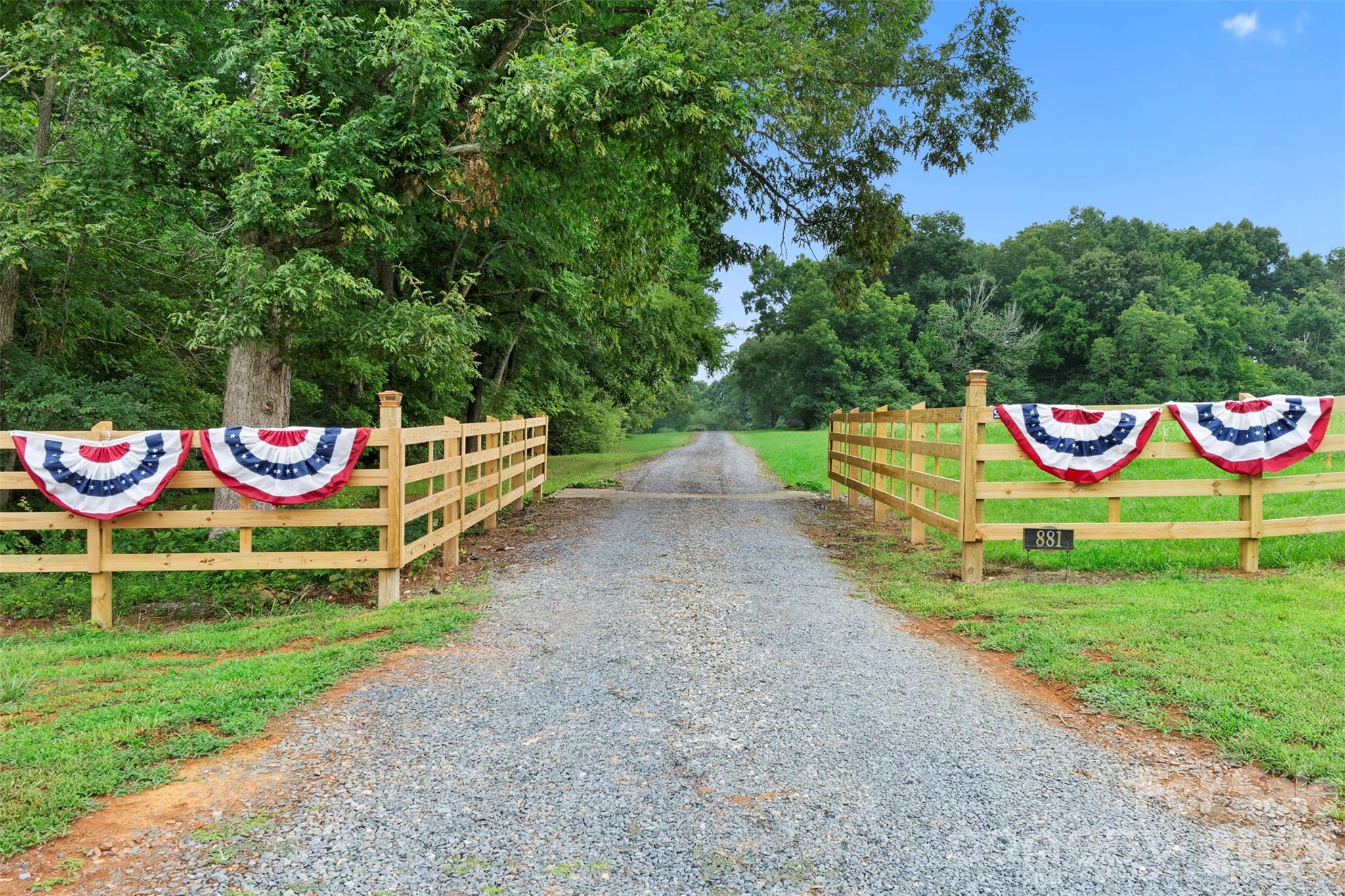 881 Handy Road — Denton