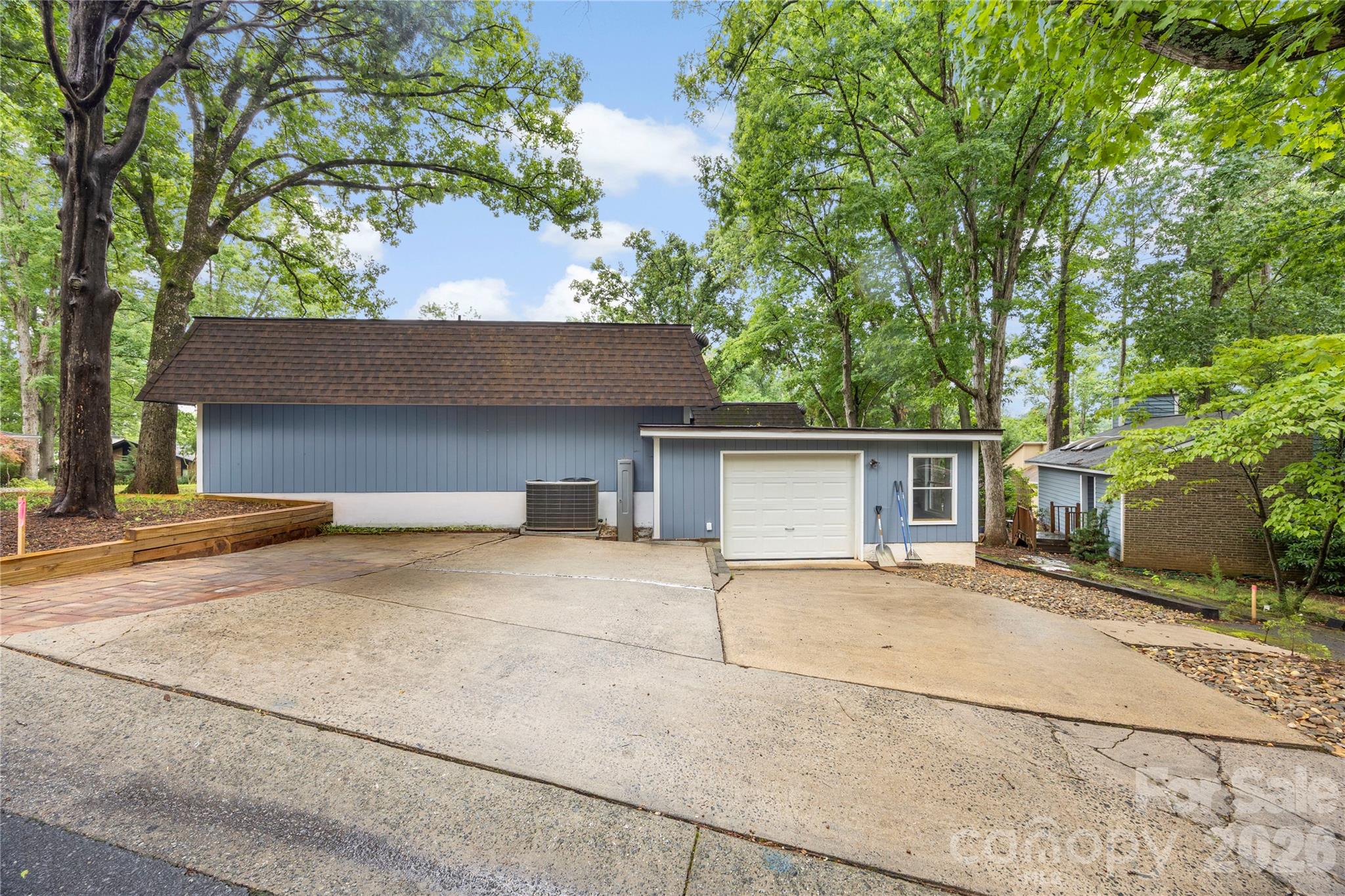 2087 Marquesas Avenue — Tega Cay