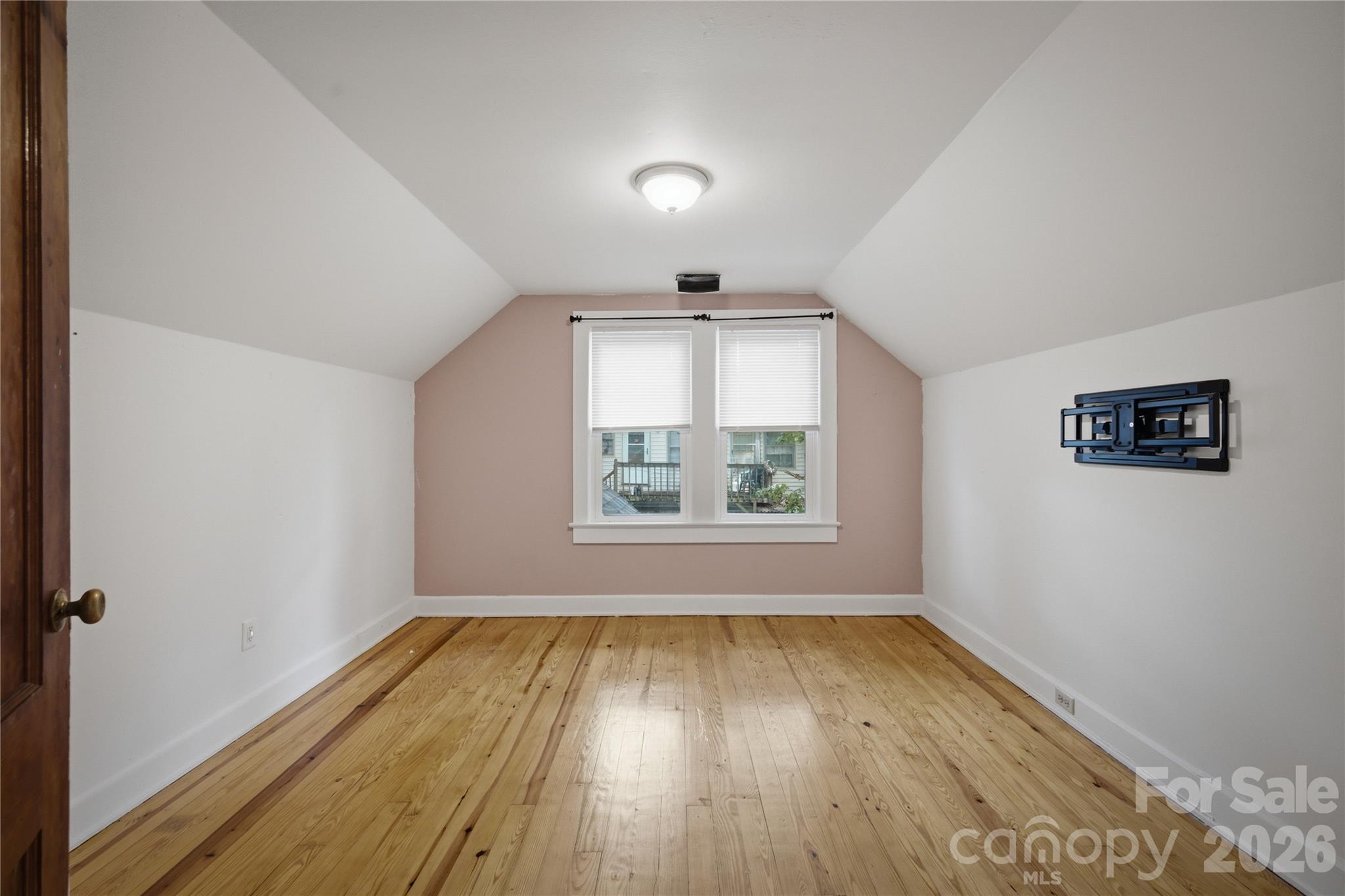1909 2nd Avenue SW — Hickory