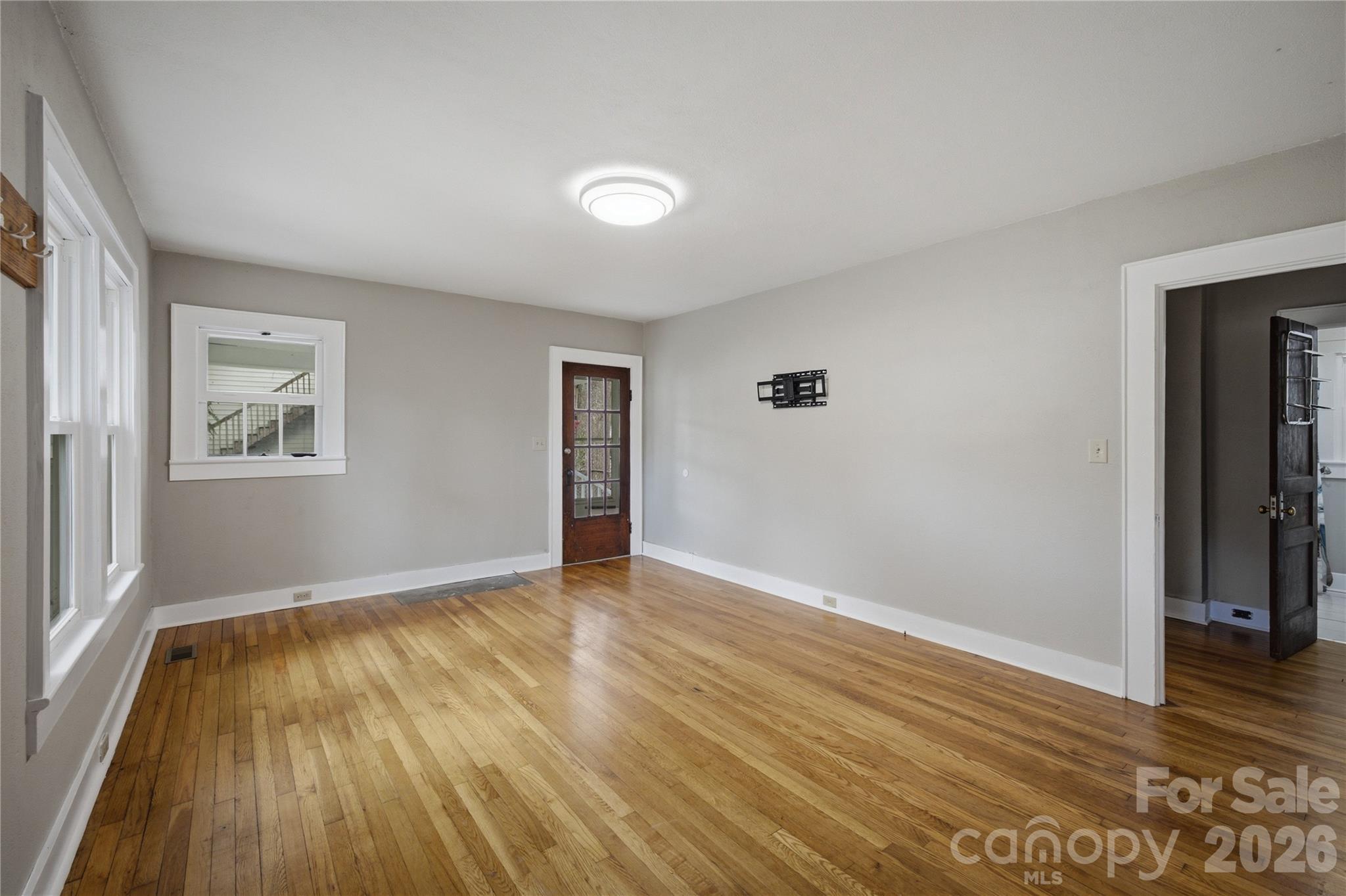 1909 2nd Avenue SW — Hickory