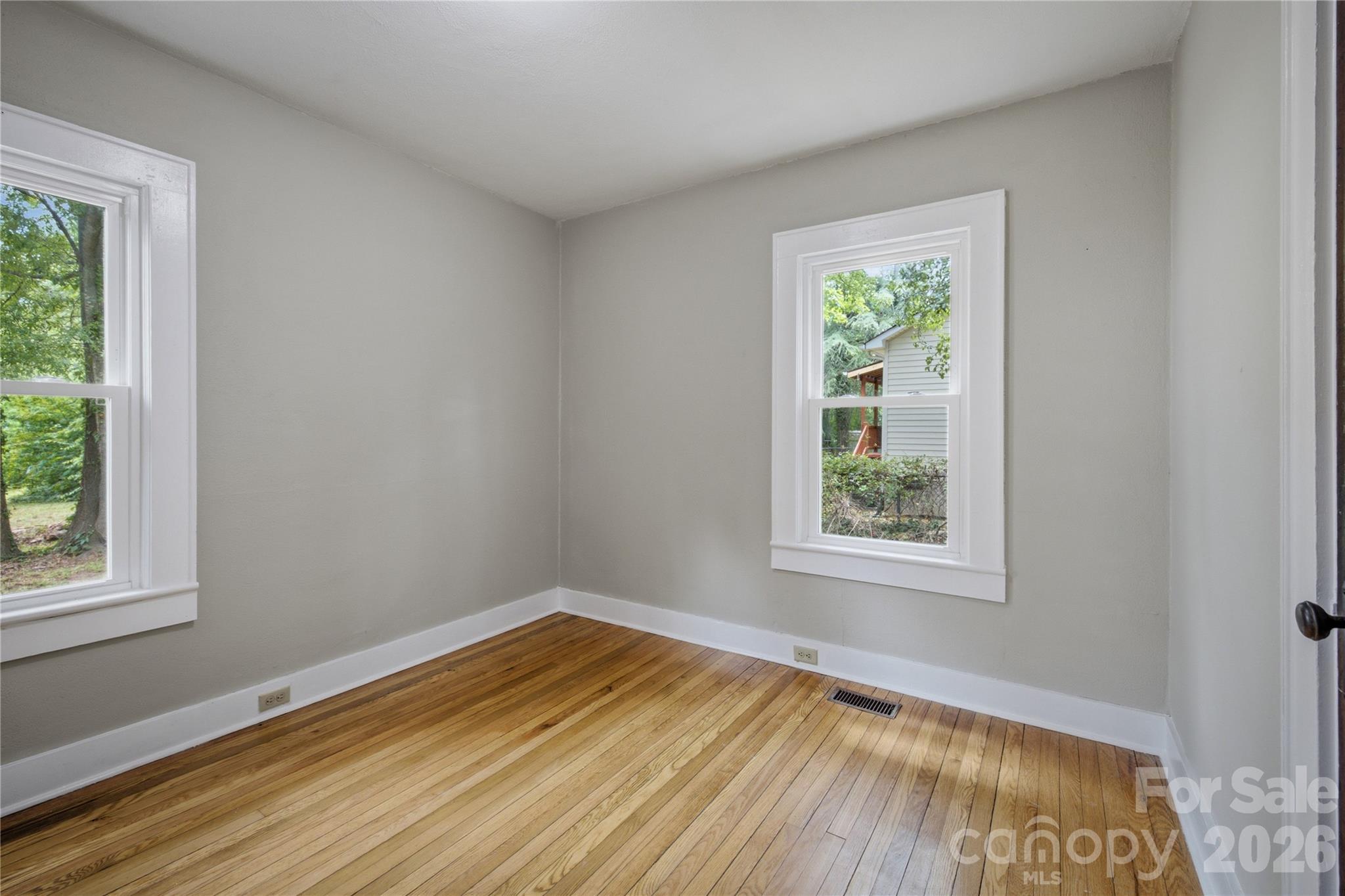 1909 2nd Avenue SW — Hickory