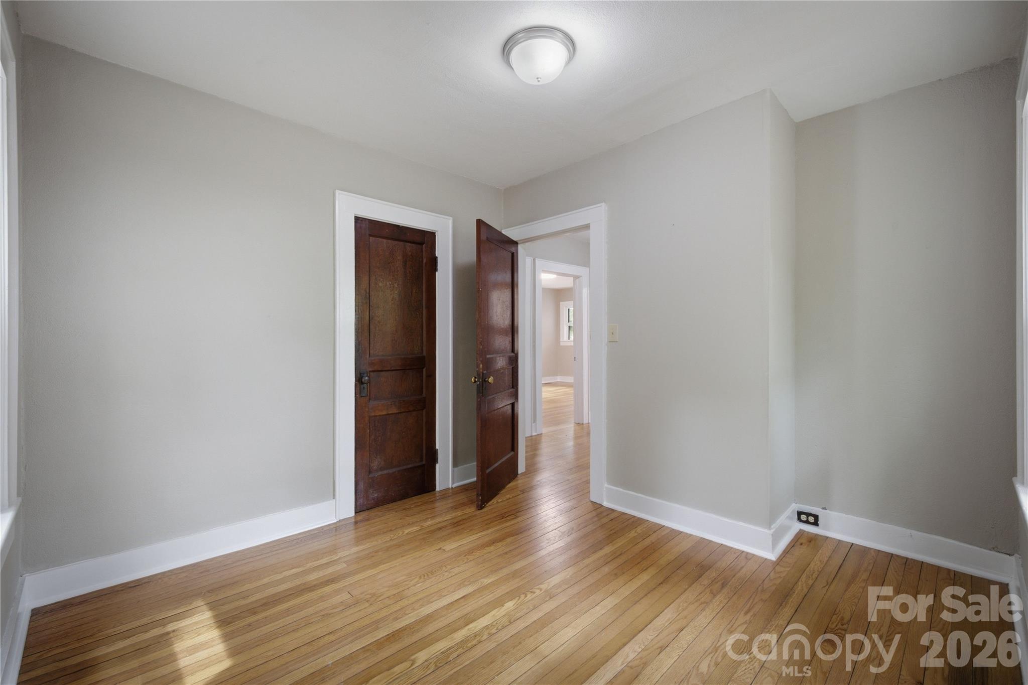 1909 2nd Avenue SW — Hickory