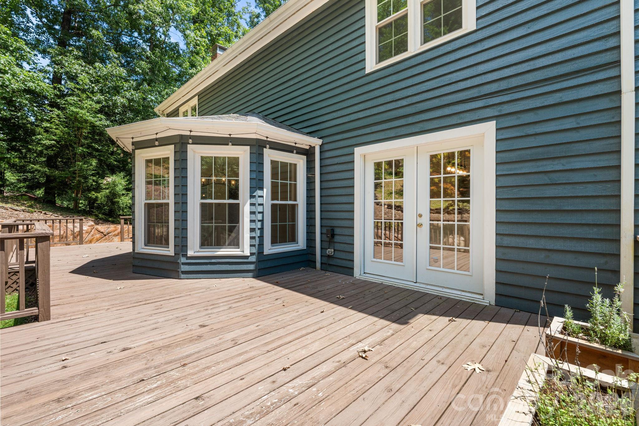 3132 Stoney Brook Drive — Lenoir