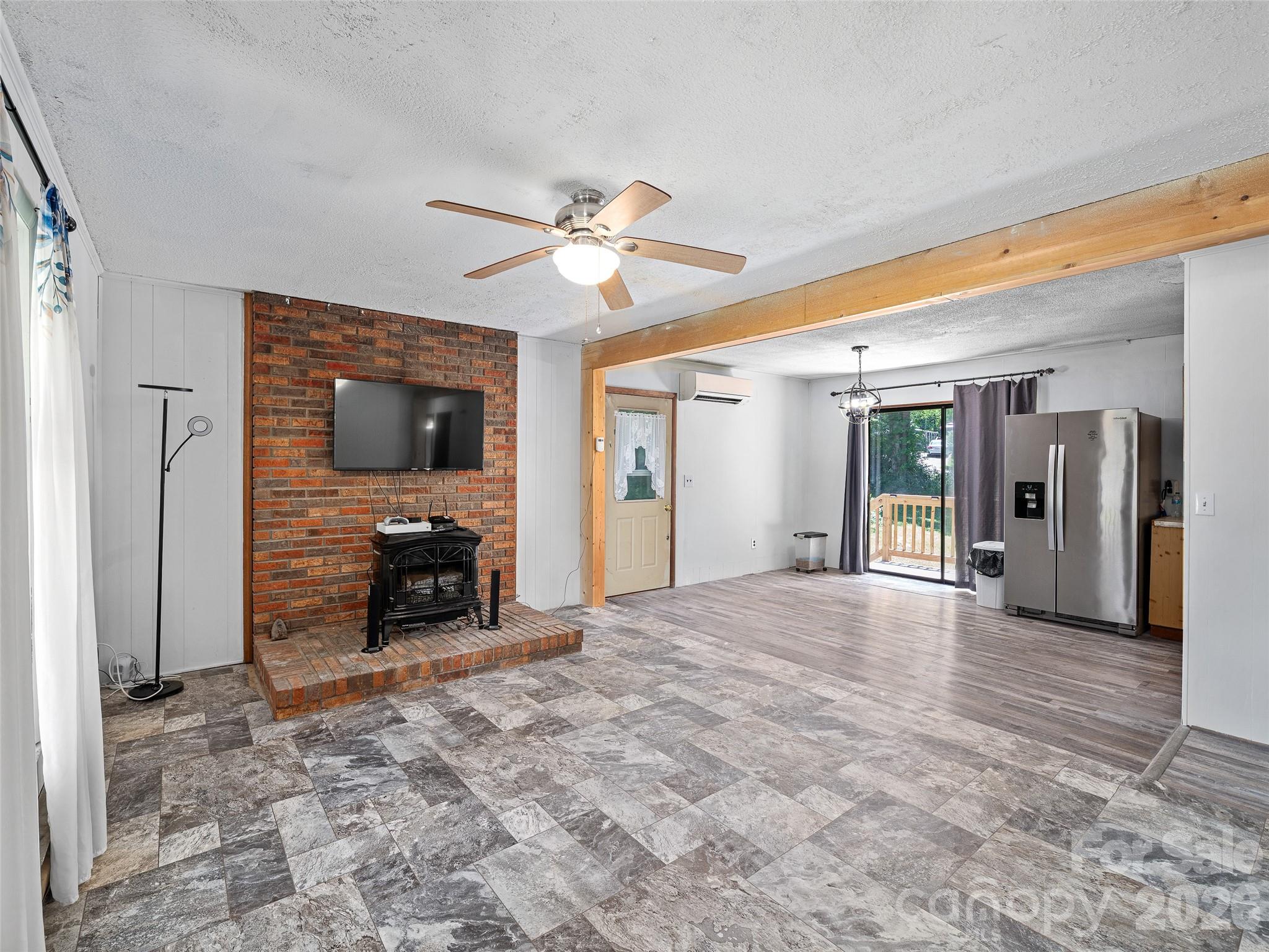 115 Hollifield Street — Spruce Pine