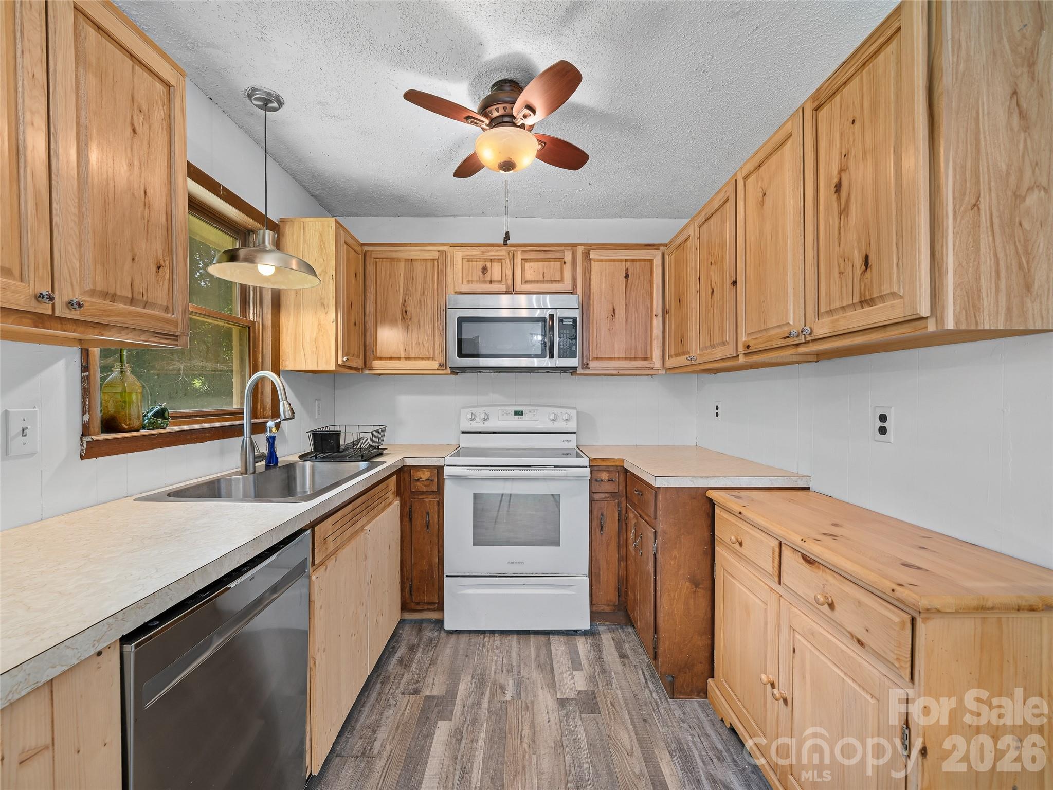 115 Hollifield Street — Spruce Pine